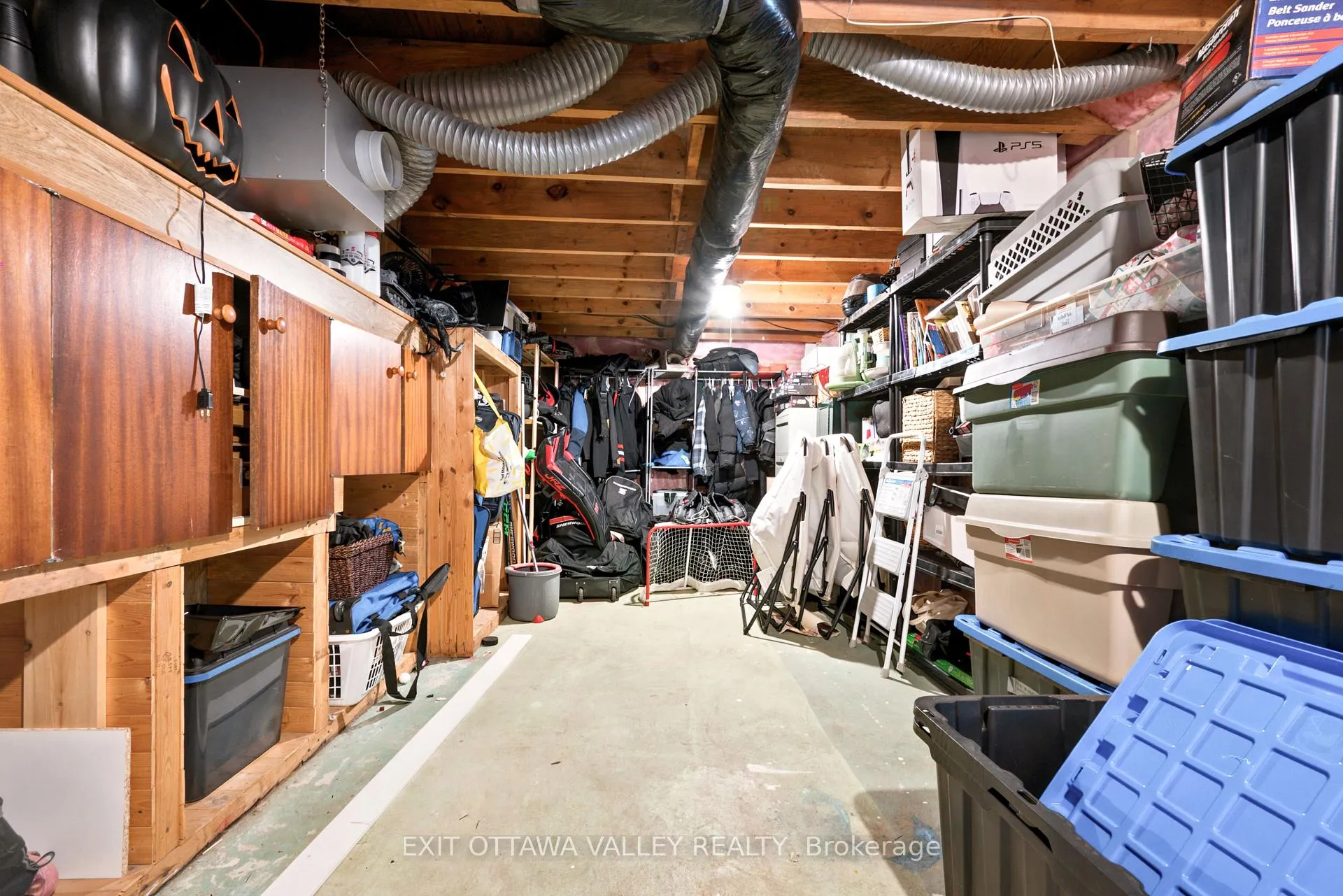 Photo 31 of 41 Huron Street, Deep River, Deep River — HOMEH