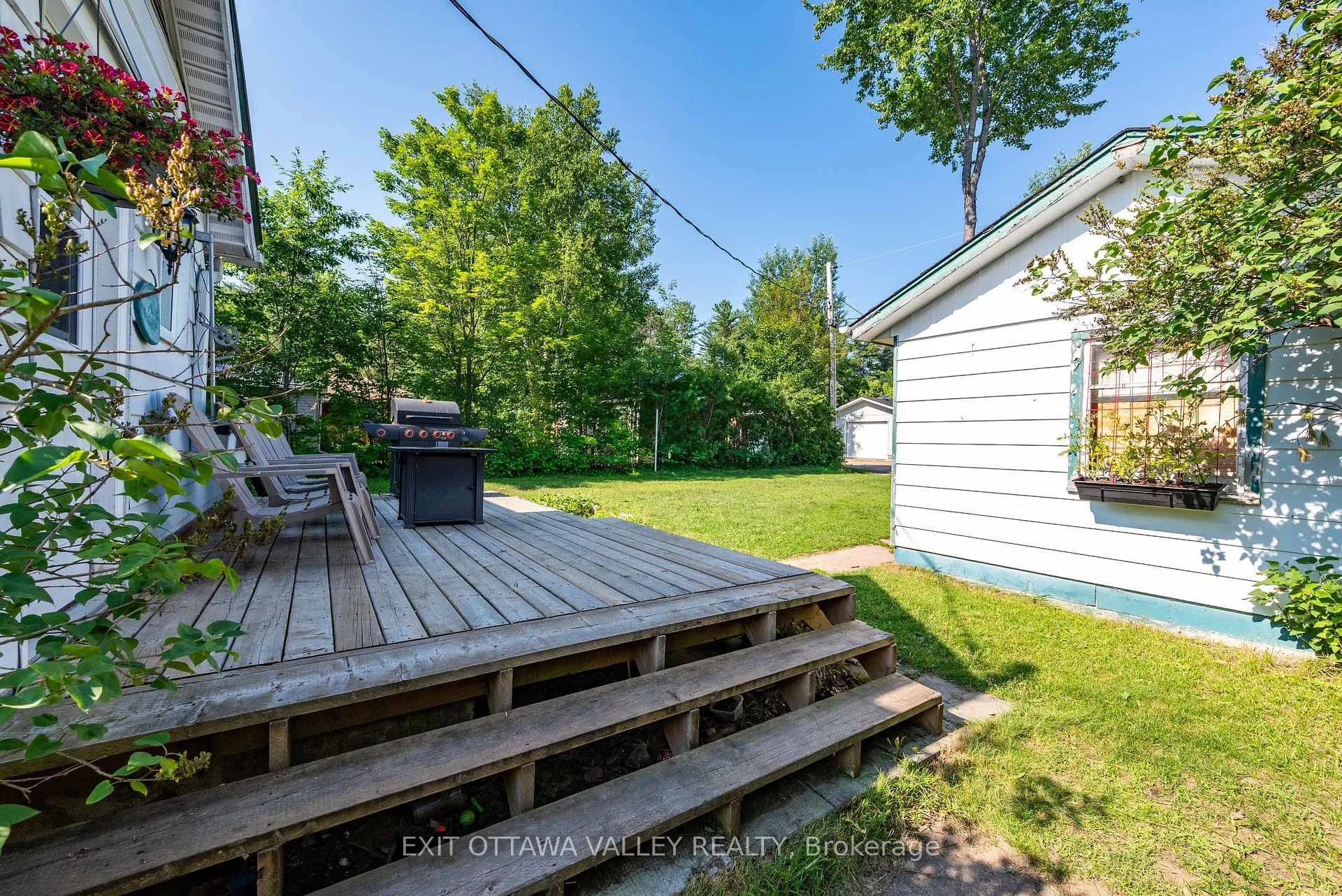Photo 34 of 41 Huron Street, Deep River, Deep River — HOMEH