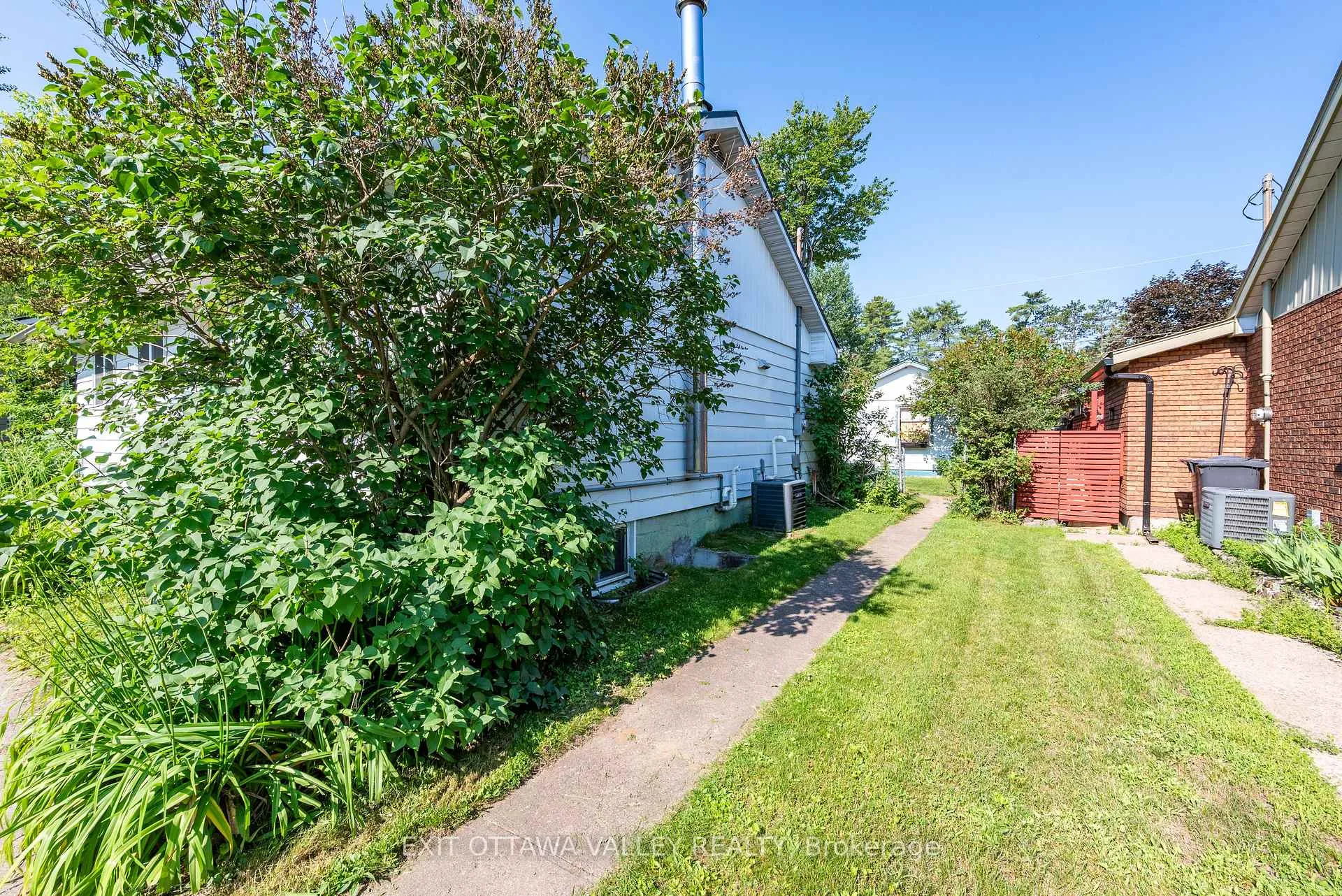 Photo 39 of 41 Huron Street, Deep River, Deep River — HOMEH
