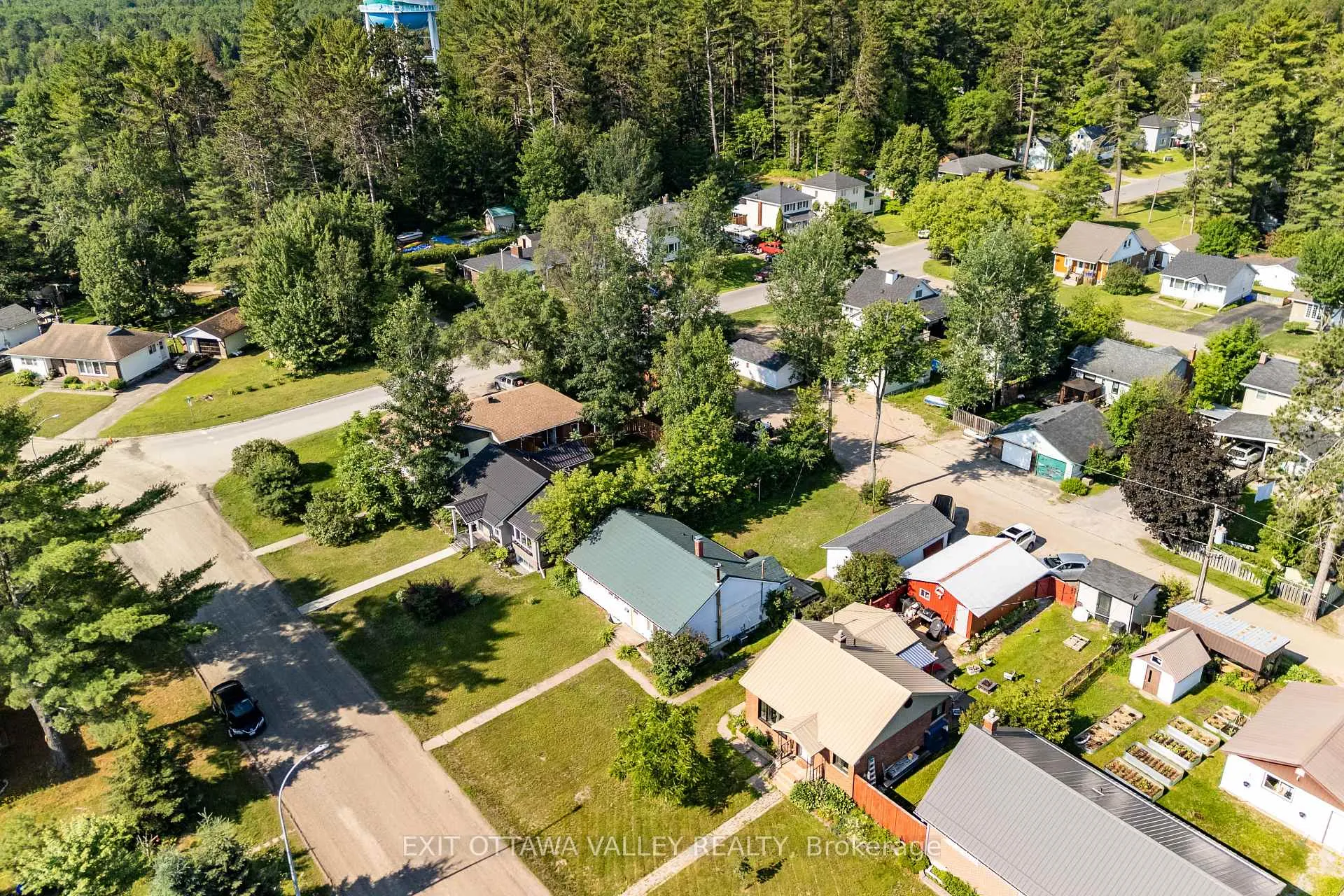 Photo 42 of 41 Huron Street, Deep River, Deep River — HOMEH