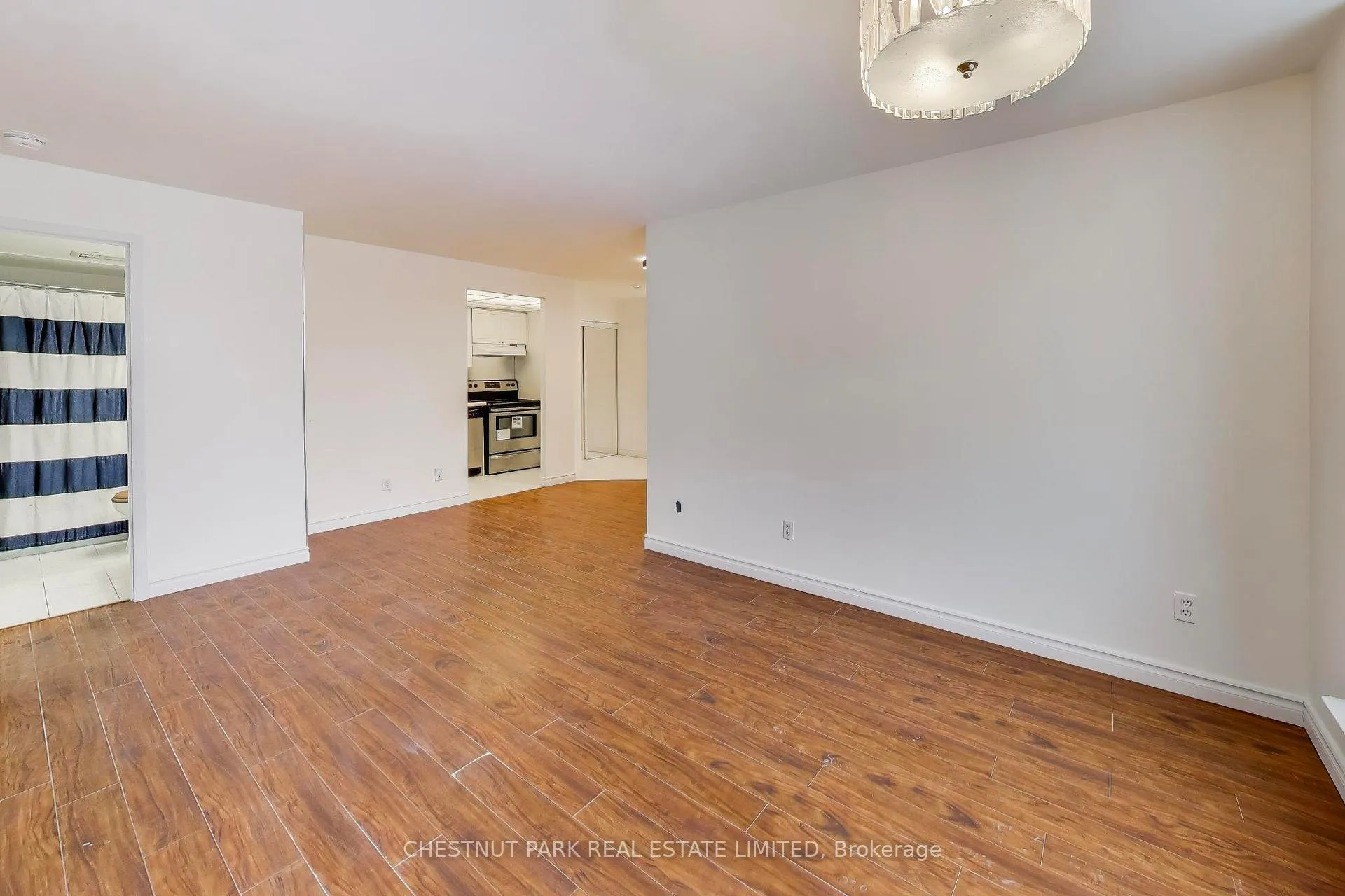 Photo 4 of Unit 506, 40 Scollard Street, Toronto, The Annex — HOMEH