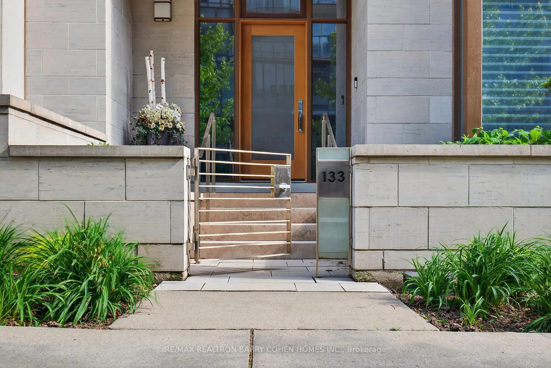 Photo 2 of 133 Pears Avenue, Toronto, The Annex — HOMEH