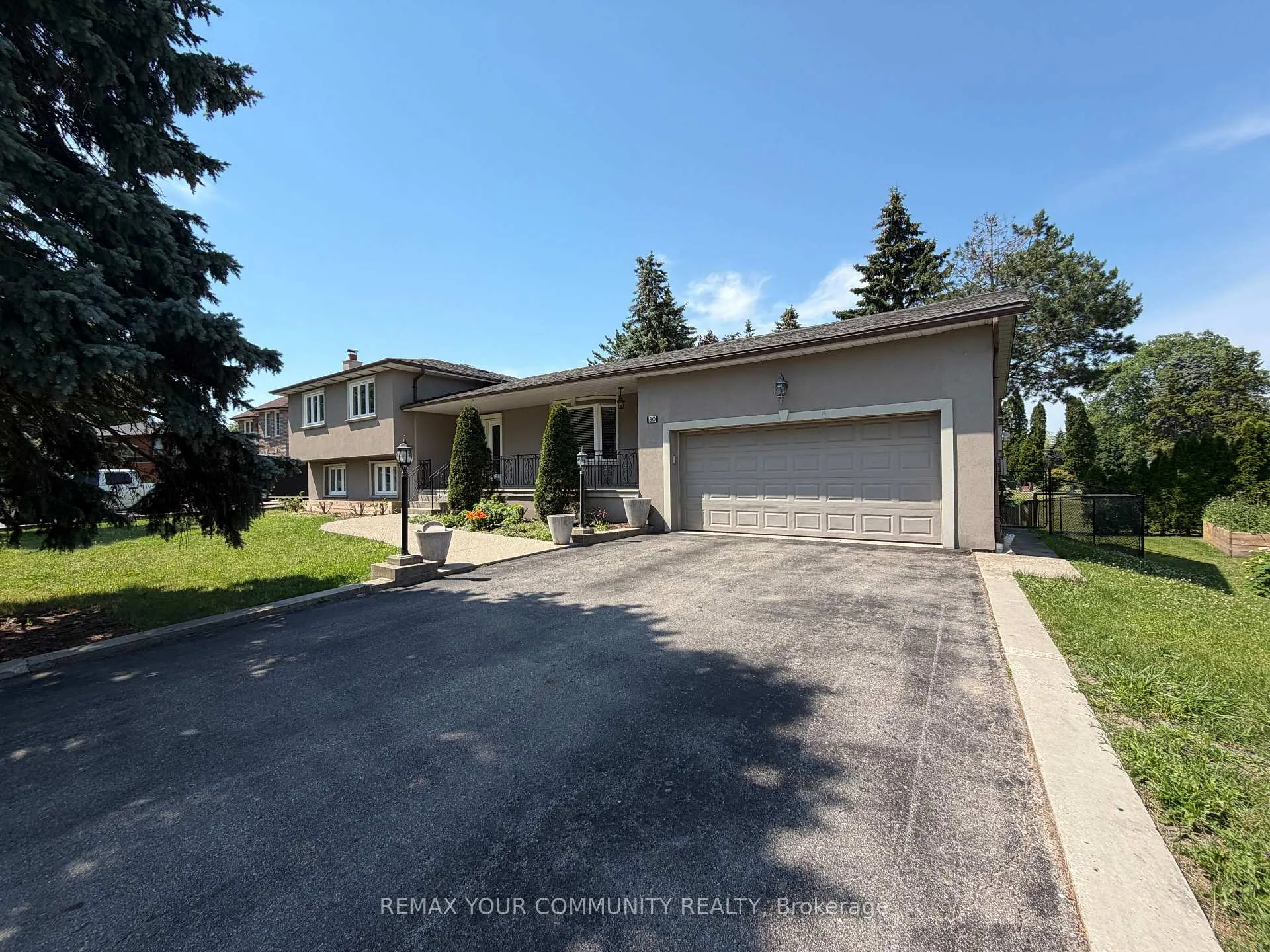 Photo 2 of 30 Forest Circle Court, Vaughan, East Woodbridge — HOMEH