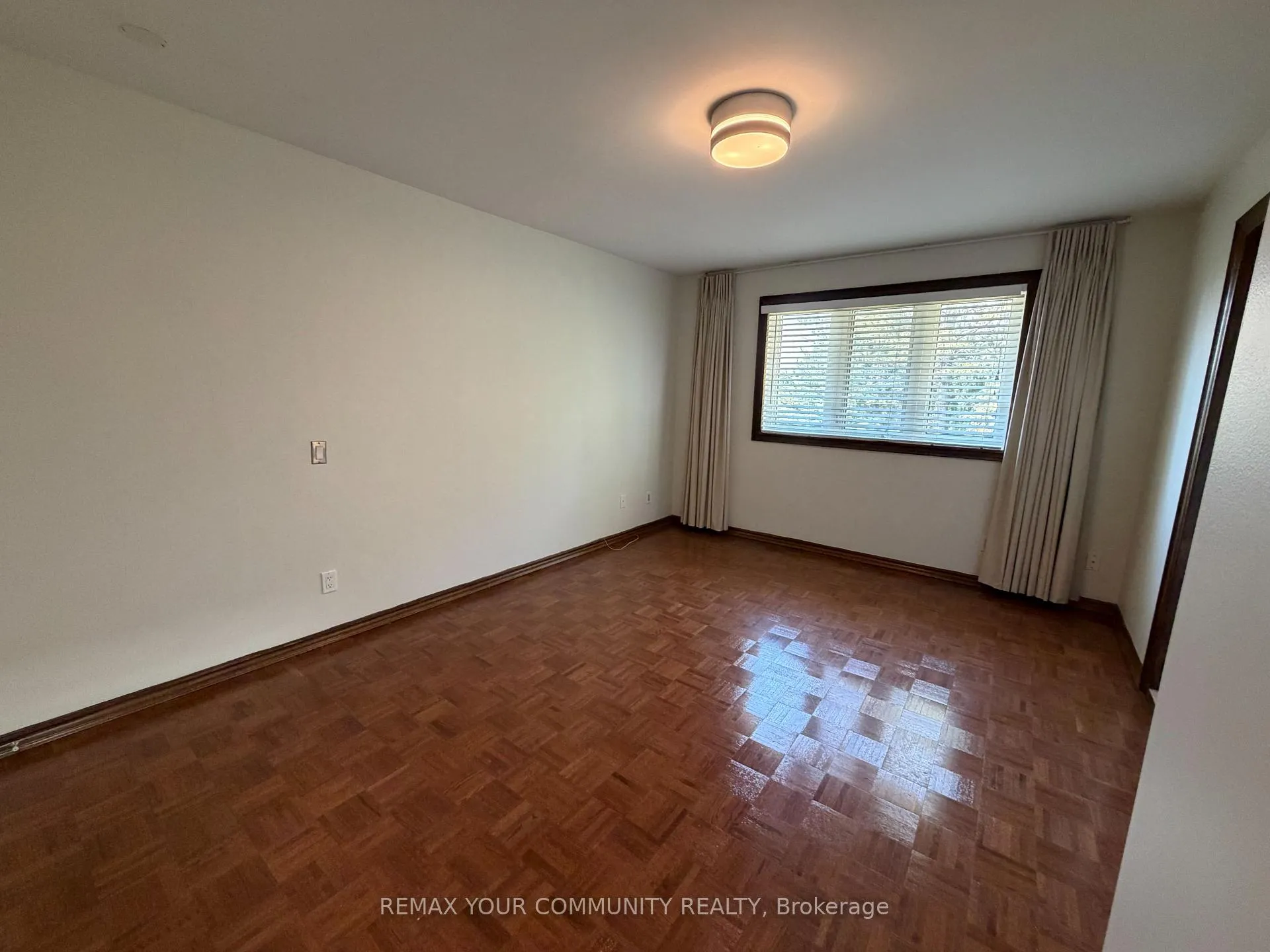 Photo 9 of 30 Forest Circle Court, Vaughan, East Woodbridge — HOMEH