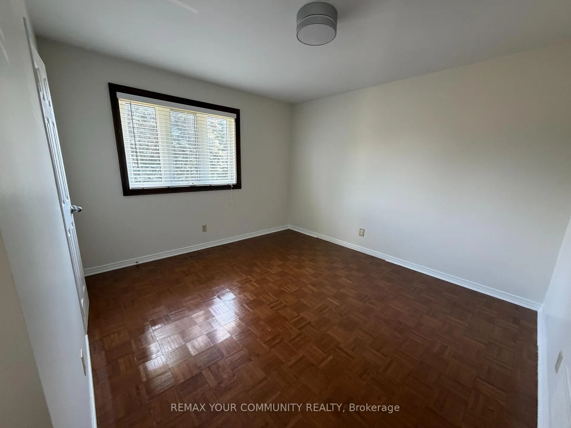 Photo 11 of 30 Forest Circle Court, Vaughan, East Woodbridge — HOMEH