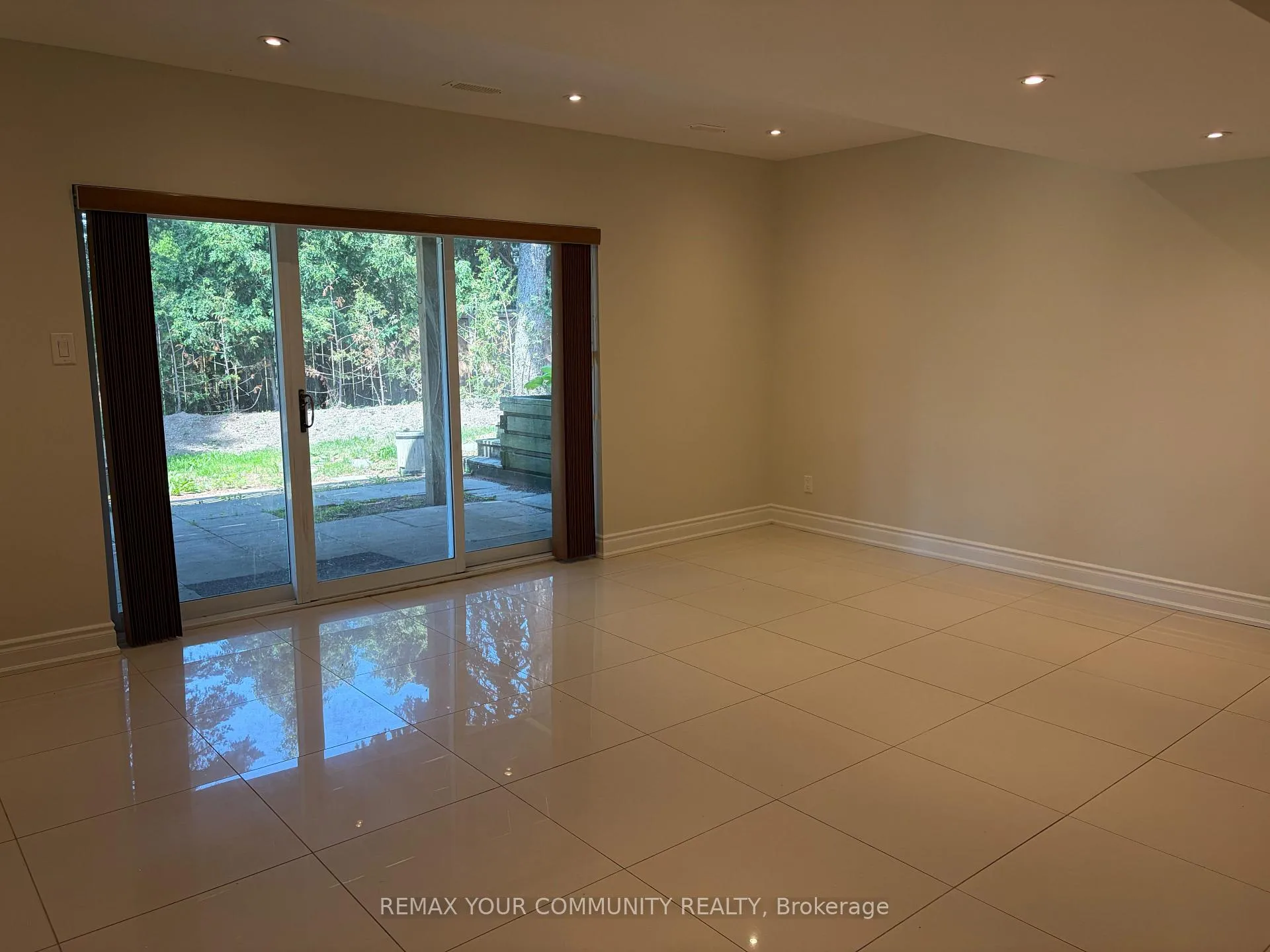 Photo 18 of 30 Forest Circle Court, Vaughan, East Woodbridge — HOMEH