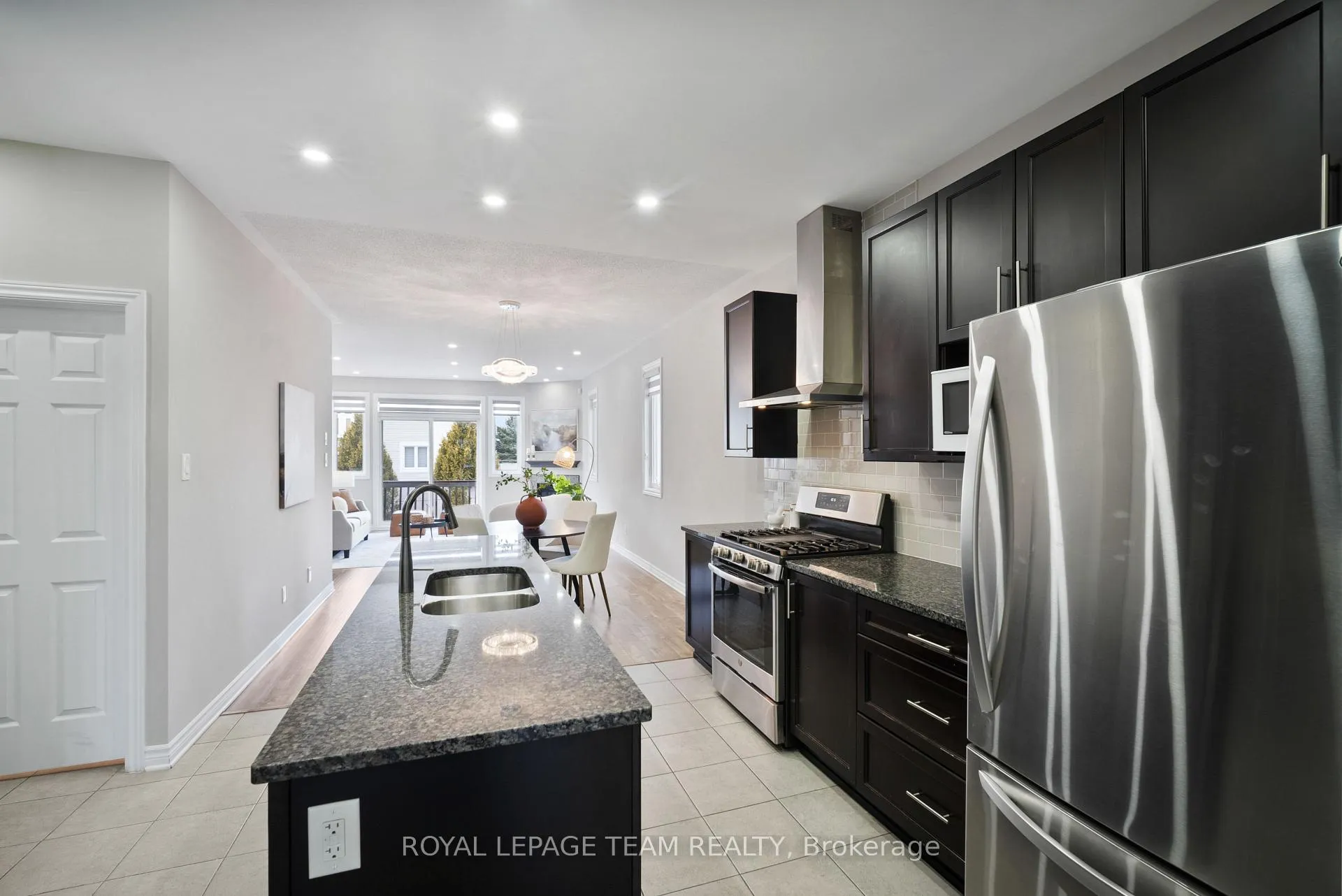 Photo 11 of 10 Kinetic Way, Ottawa, Barrhaven - Cedargrove/Fraserdale — HOMEH