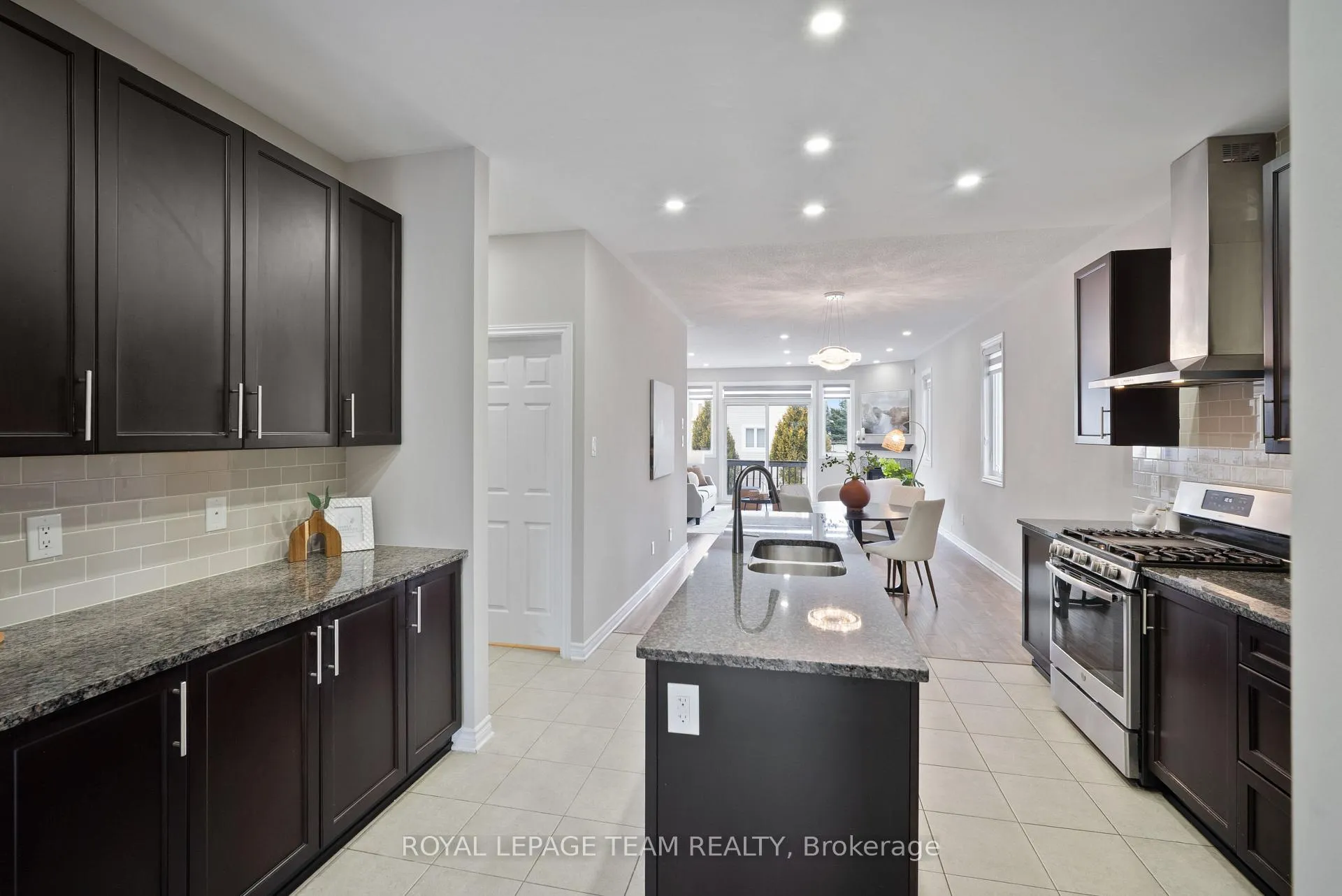 Photo 12 of 10 Kinetic Way, Ottawa, Barrhaven - Cedargrove/Fraserdale — HOMEH