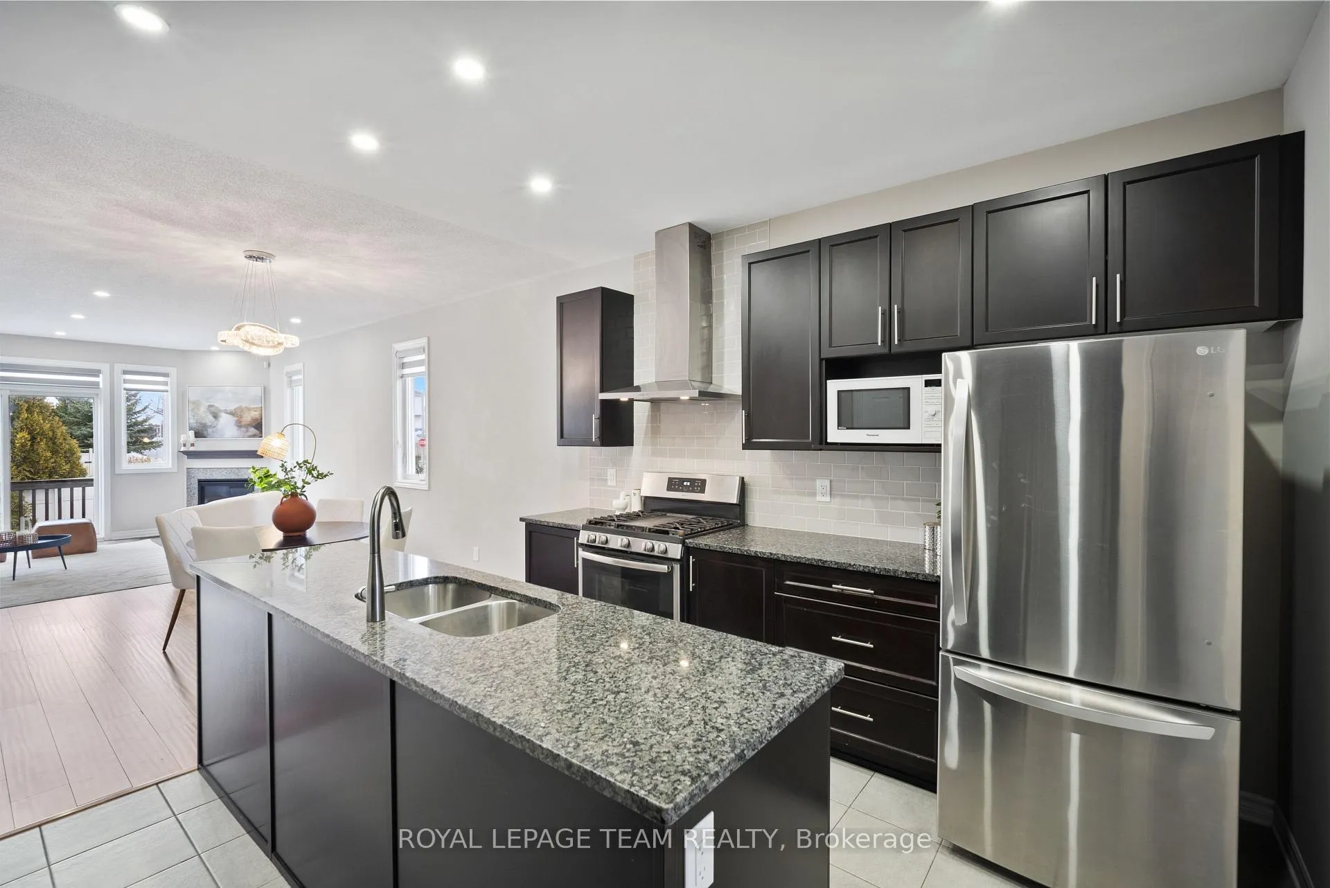 Photo 13 of 10 Kinetic Way, Ottawa, Barrhaven - Cedargrove/Fraserdale — HOMEH