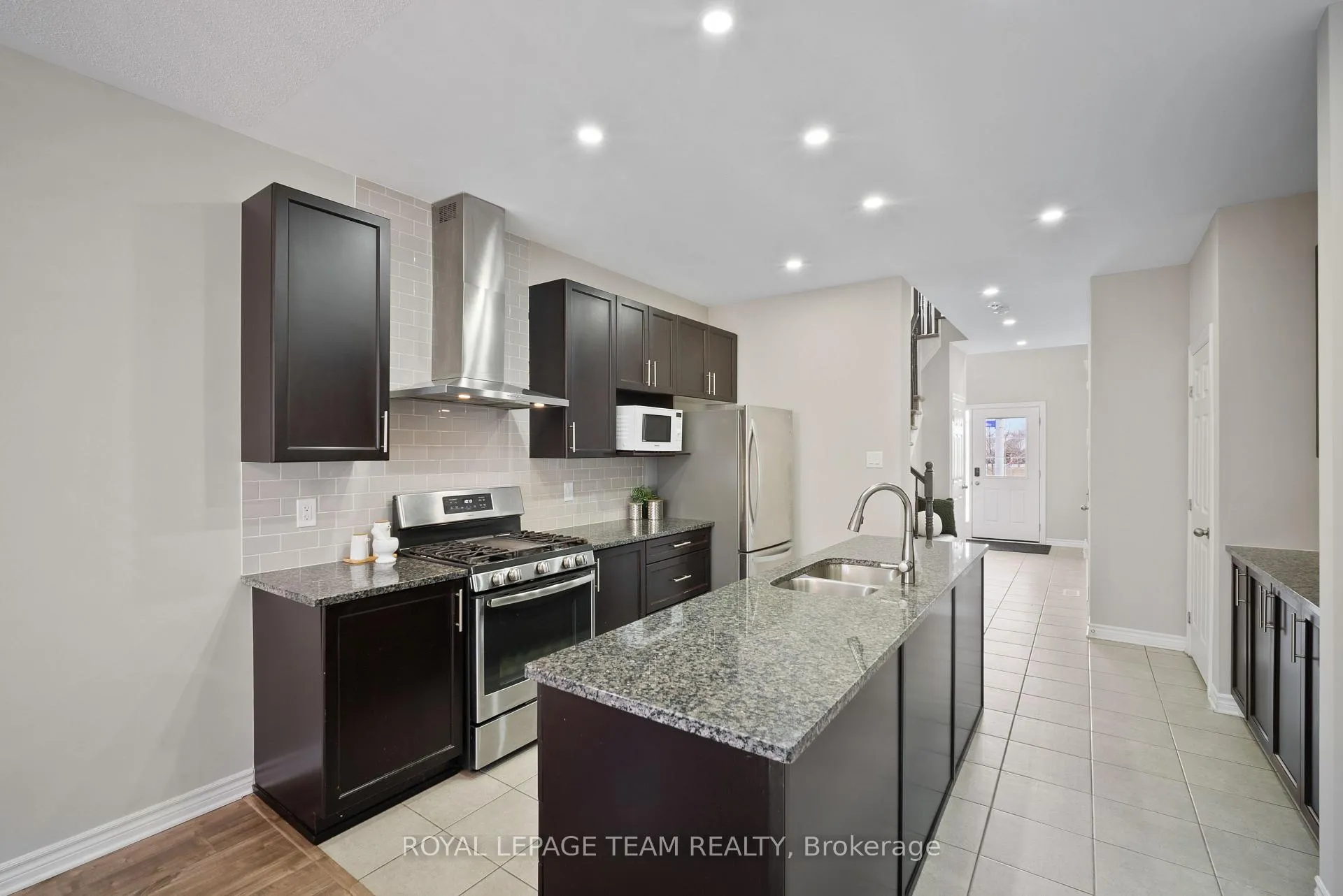 Photo 14 of 10 Kinetic Way, Ottawa, Barrhaven - Cedargrove/Fraserdale — HOMEH