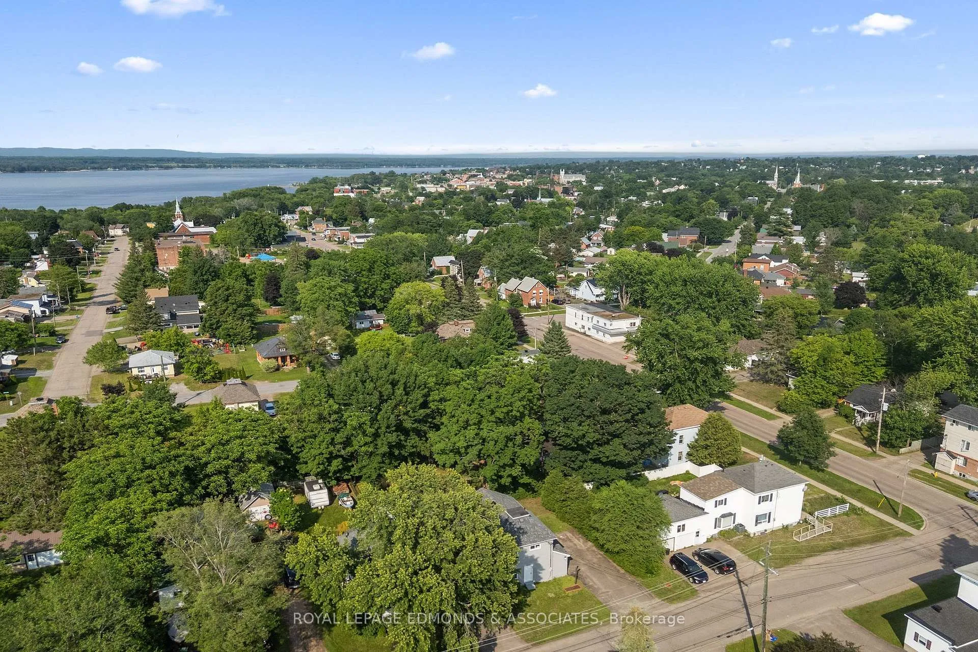 Photo 5 of 663 Fischer Street, Pembroke, Pembroke — HOMEH