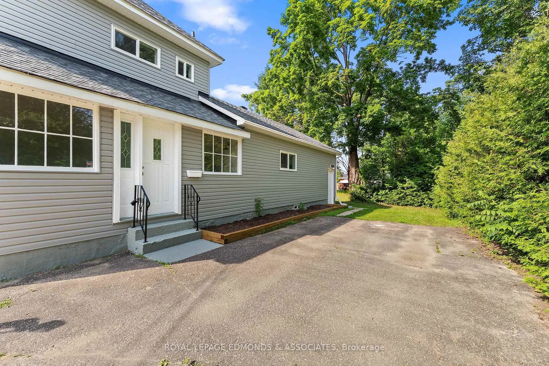 Photo 6 of 663 Fischer Street, Pembroke, Pembroke — HOMEH