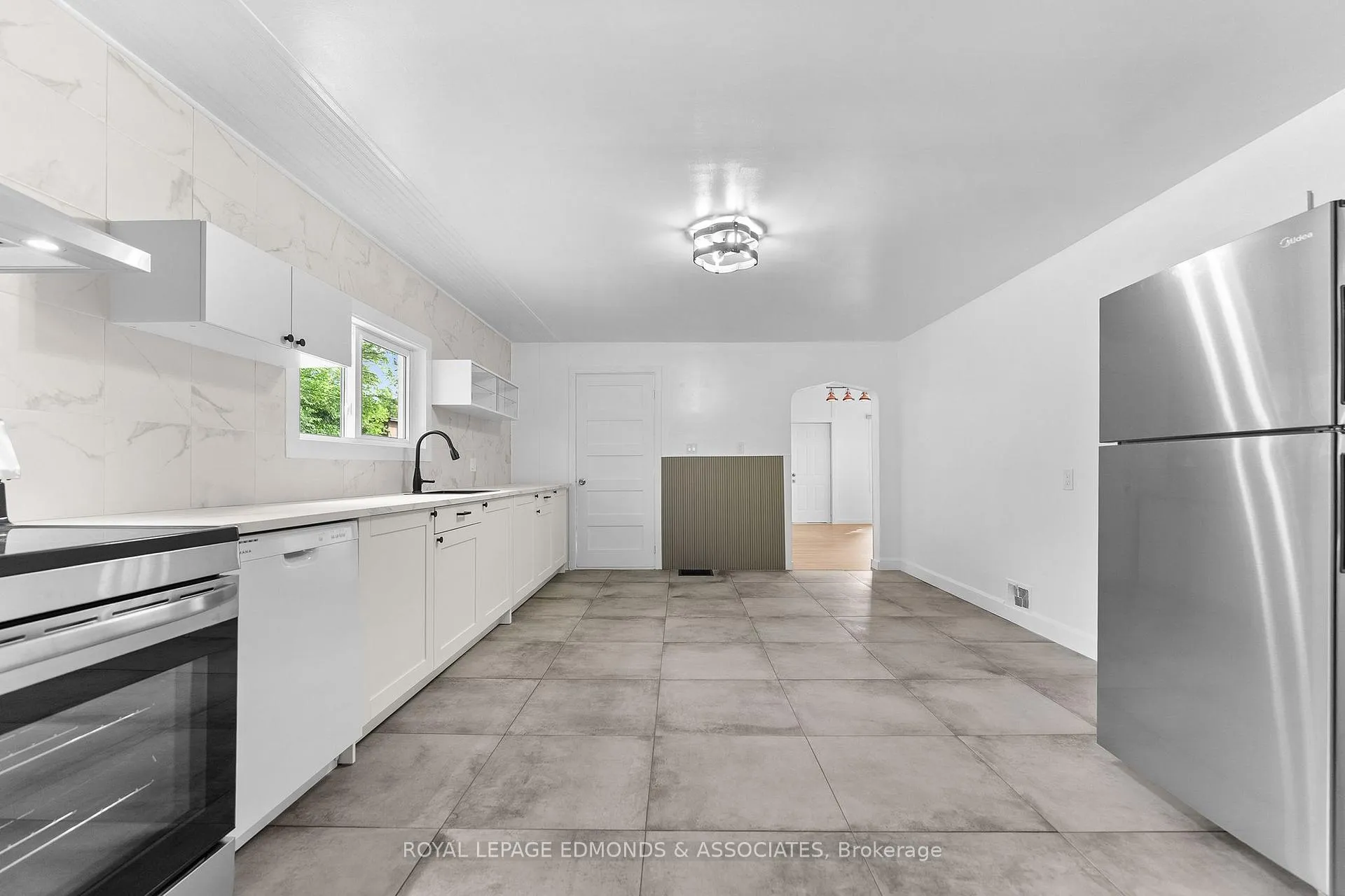 Photo 7 of 663 Fischer Street, Pembroke, Pembroke — HOMEH