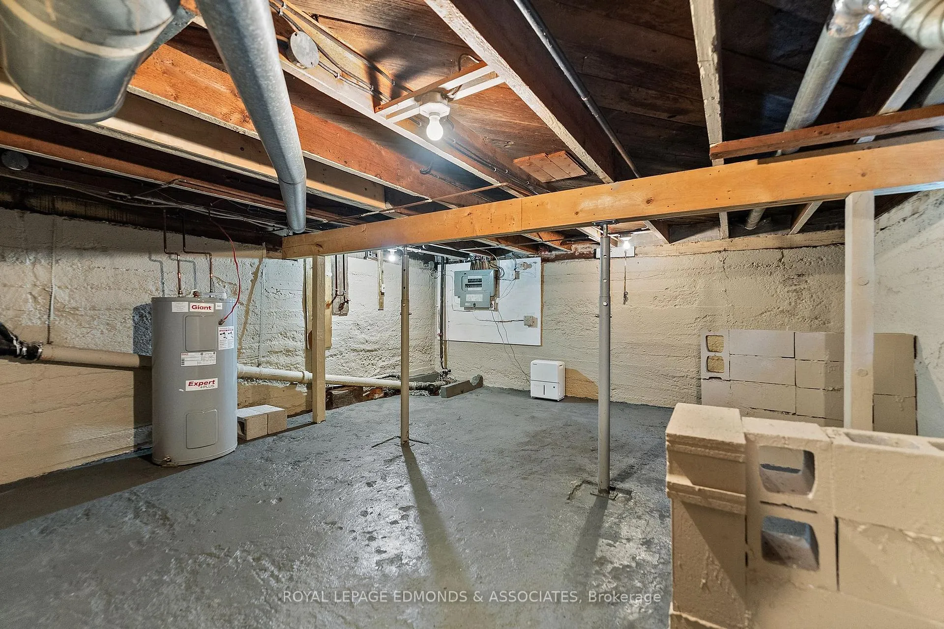 Photo 30 of 663 Fischer Street, Pembroke, Pembroke — HOMEH