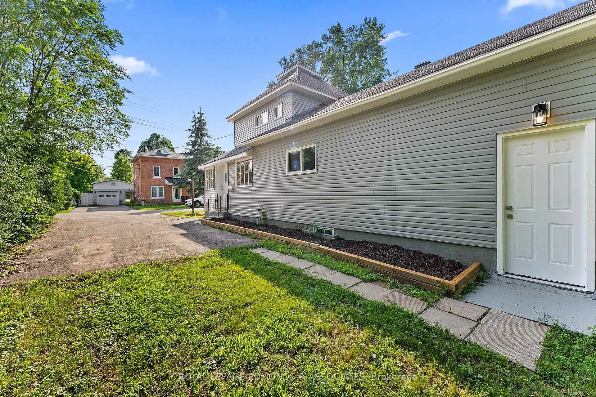 Photo 33 of 663 Fischer Street, Pembroke, Pembroke — HOMEH