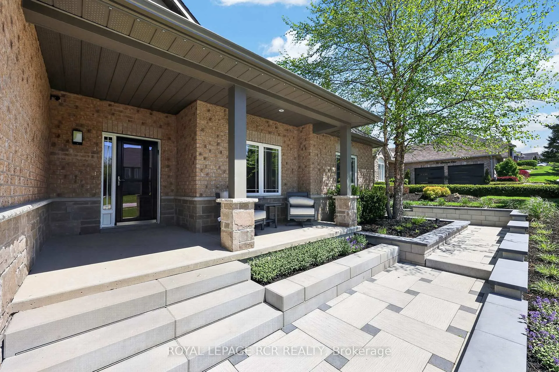 Photo 3 of 78 Glenhuron Drive, Springwater, Midhurst — HOMEH