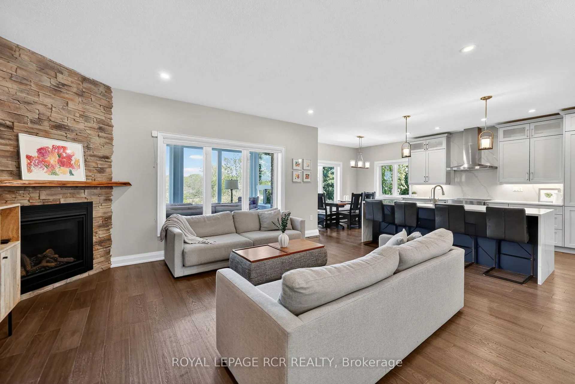 Photo 4 of 78 Glenhuron Drive, Springwater, Midhurst — HOMEH