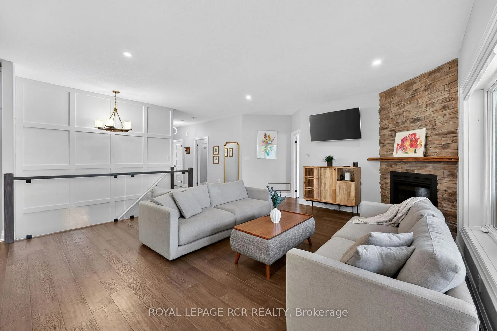 Photo 5 of 78 Glenhuron Drive, Springwater, Midhurst — HOMEH