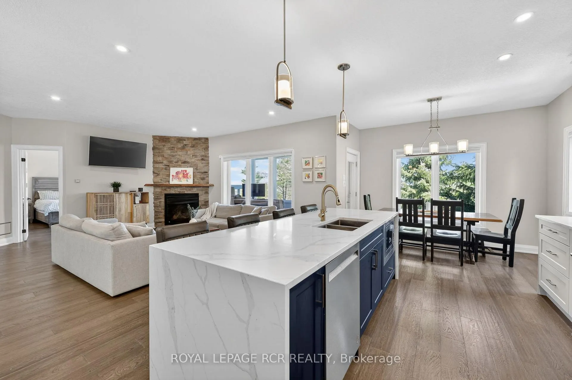 Photo 7 of 78 Glenhuron Drive, Springwater, Midhurst — HOMEH