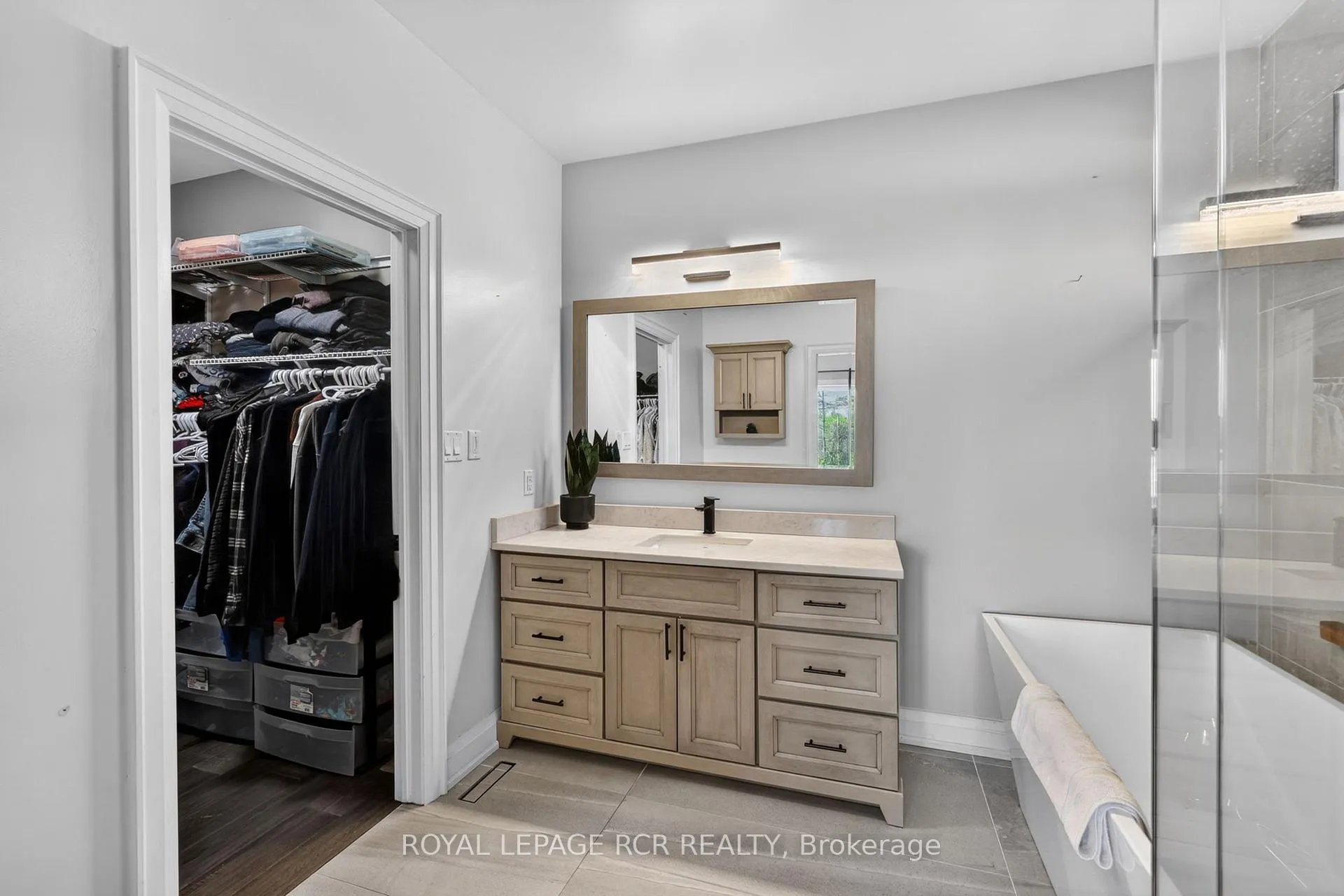 Photo 12 of 78 Glenhuron Drive, Springwater, Midhurst — HOMEH