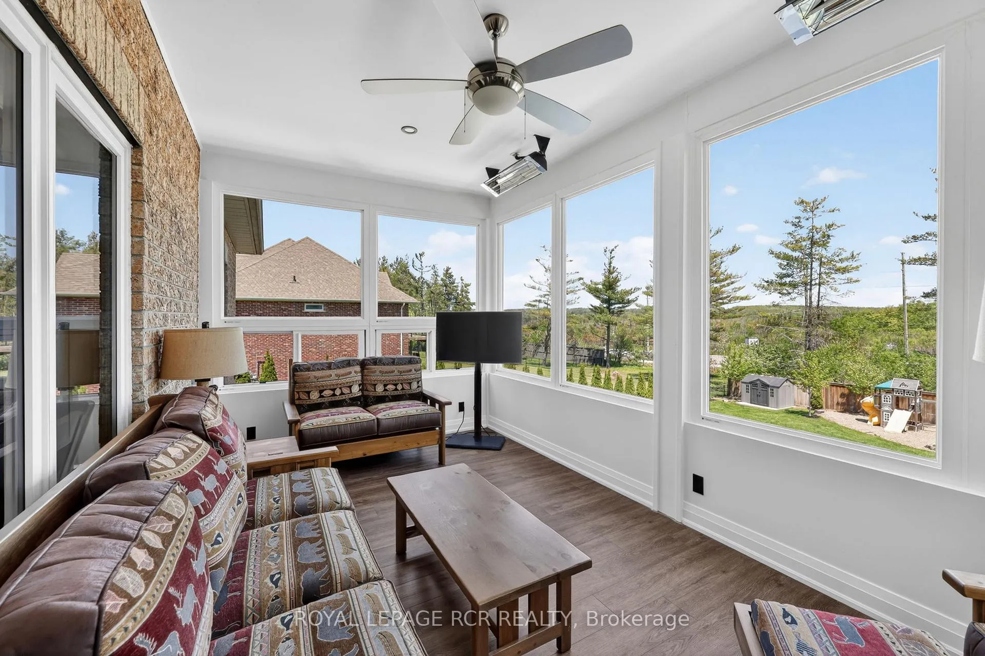 Photo 16 of 78 Glenhuron Drive, Springwater, Midhurst — HOMEH