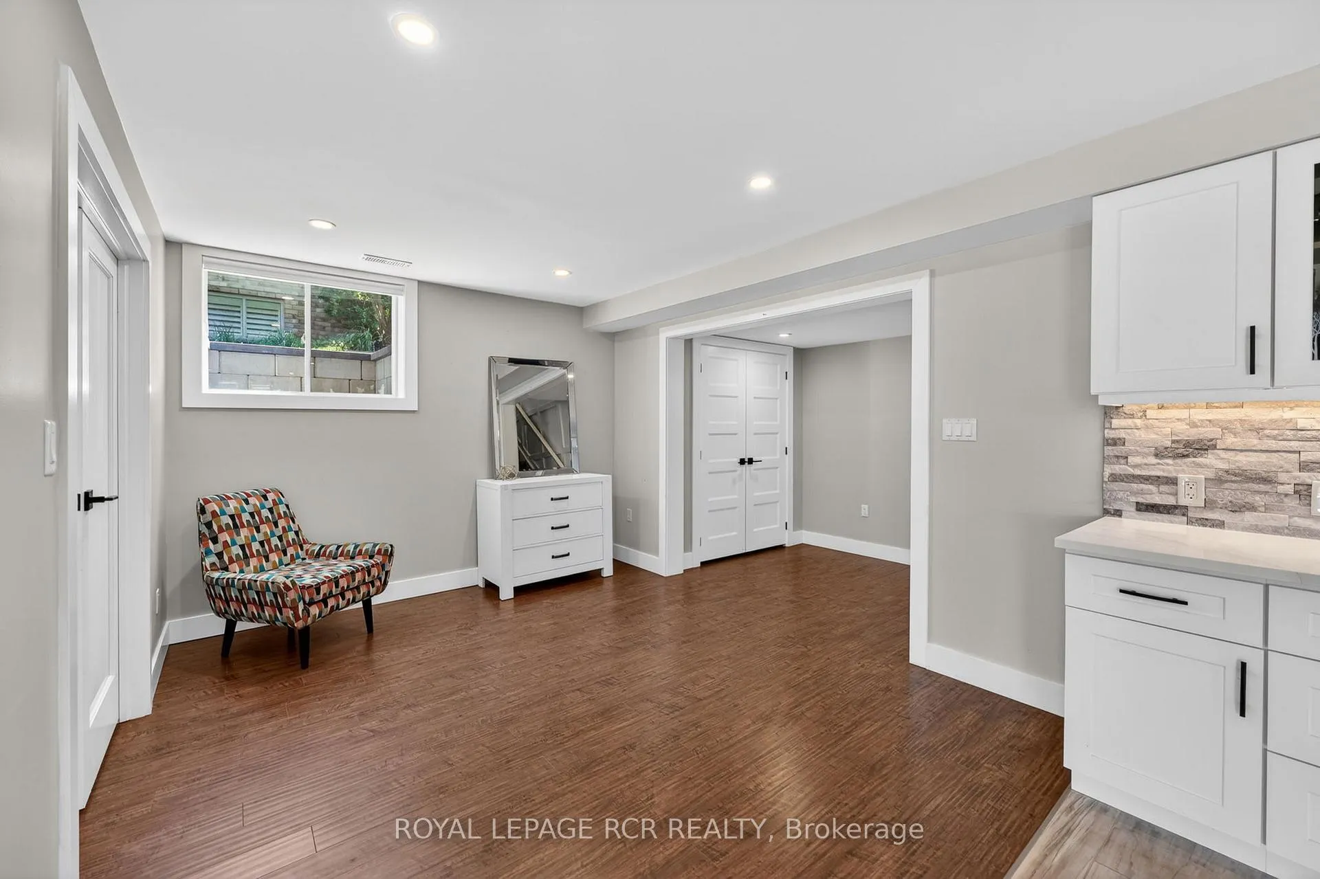 Photo 19 of 78 Glenhuron Drive, Springwater, Midhurst — HOMEH
