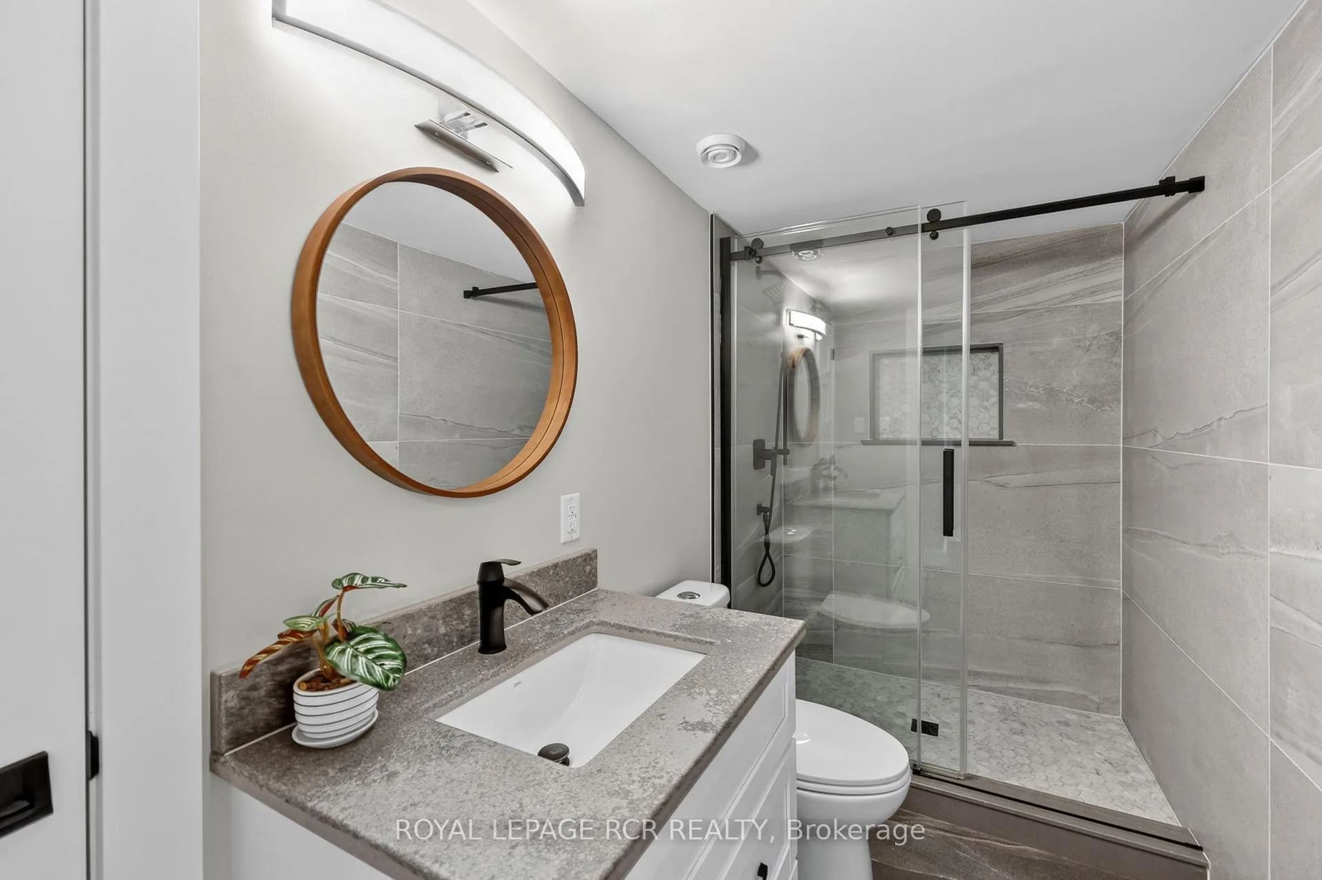 Photo 28 of 78 Glenhuron Drive, Springwater, Midhurst — HOMEH
