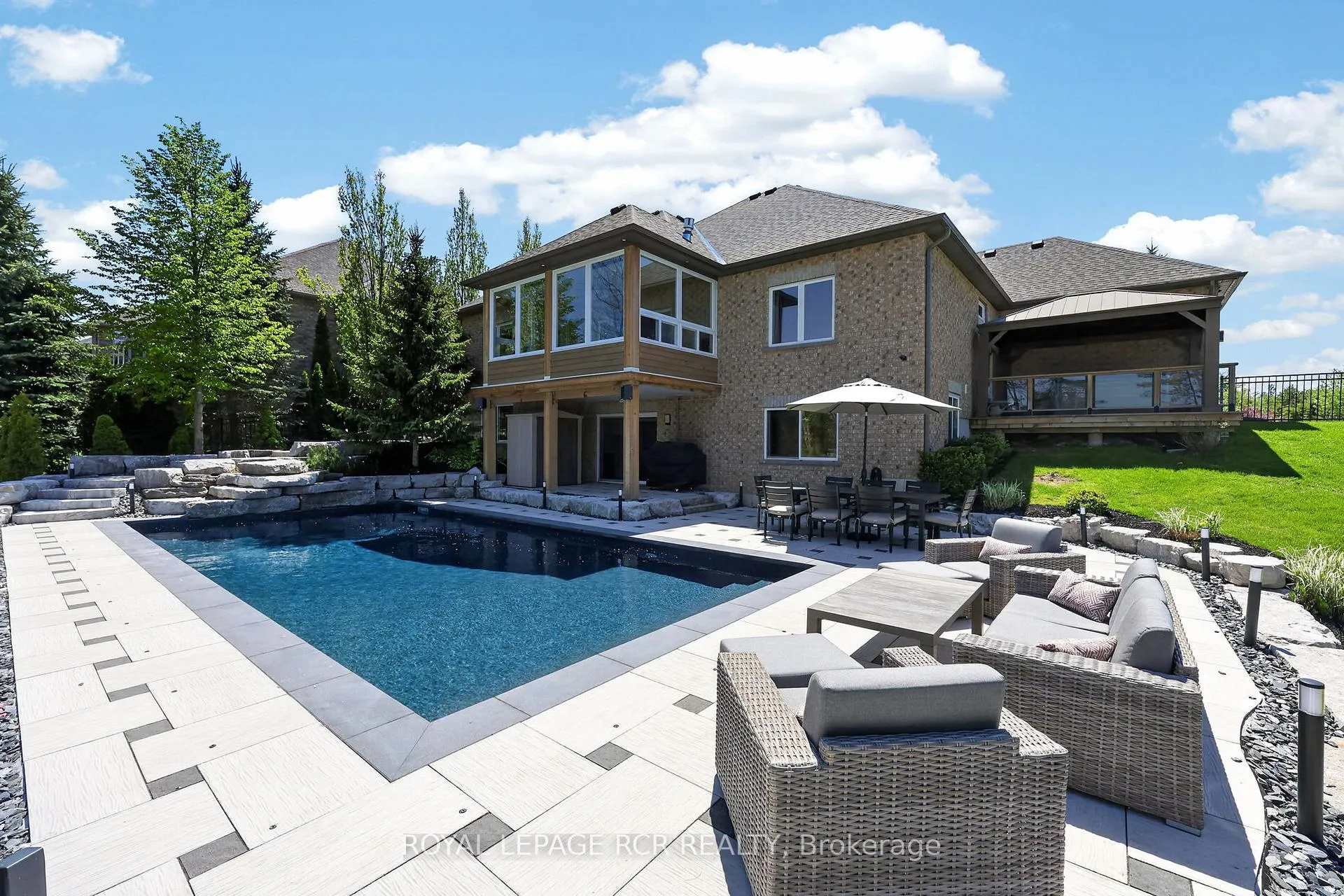 Photo 32 of 78 Glenhuron Drive, Springwater, Midhurst — HOMEH