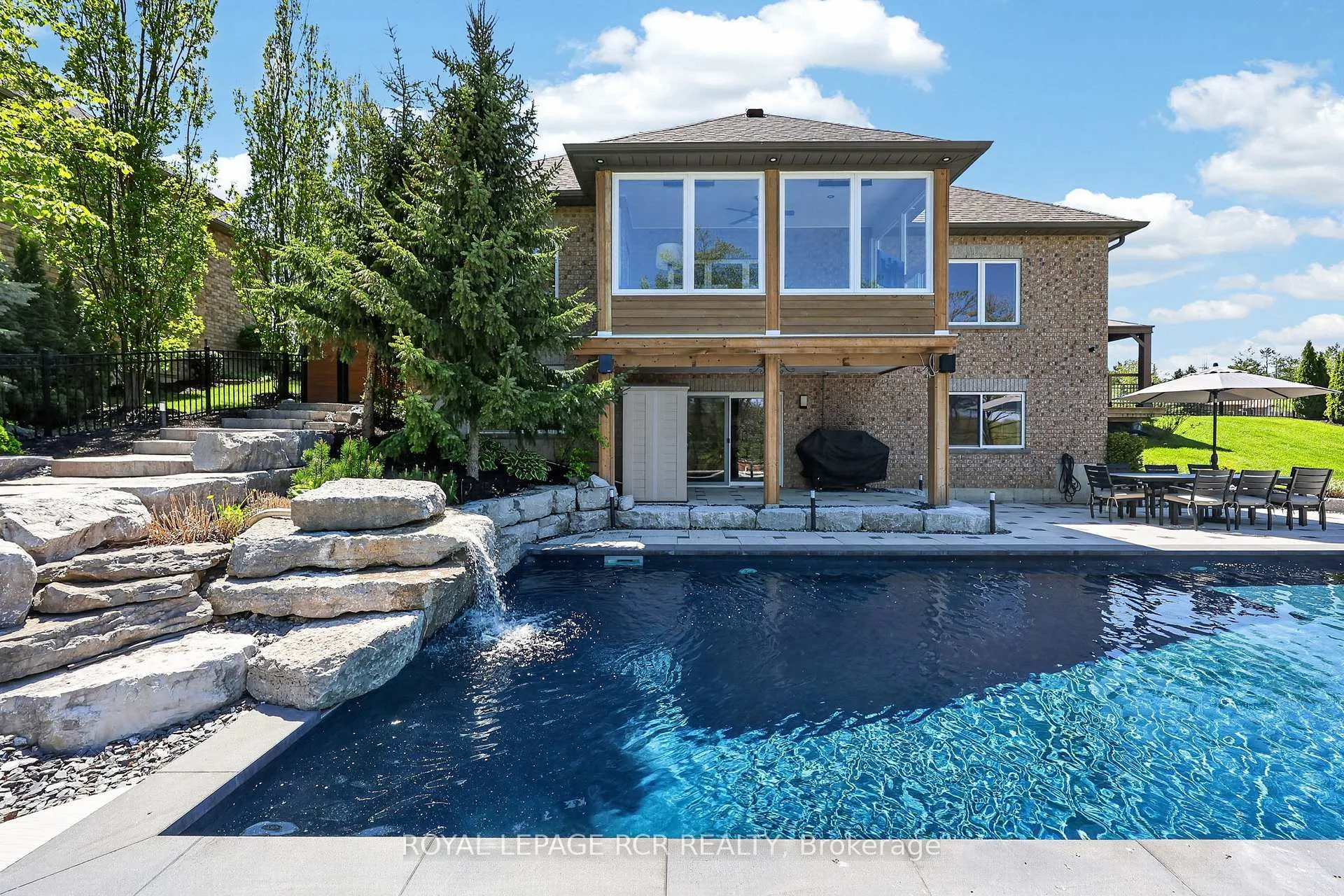 Photo 33 of 78 Glenhuron Drive, Springwater, Midhurst — HOMEH