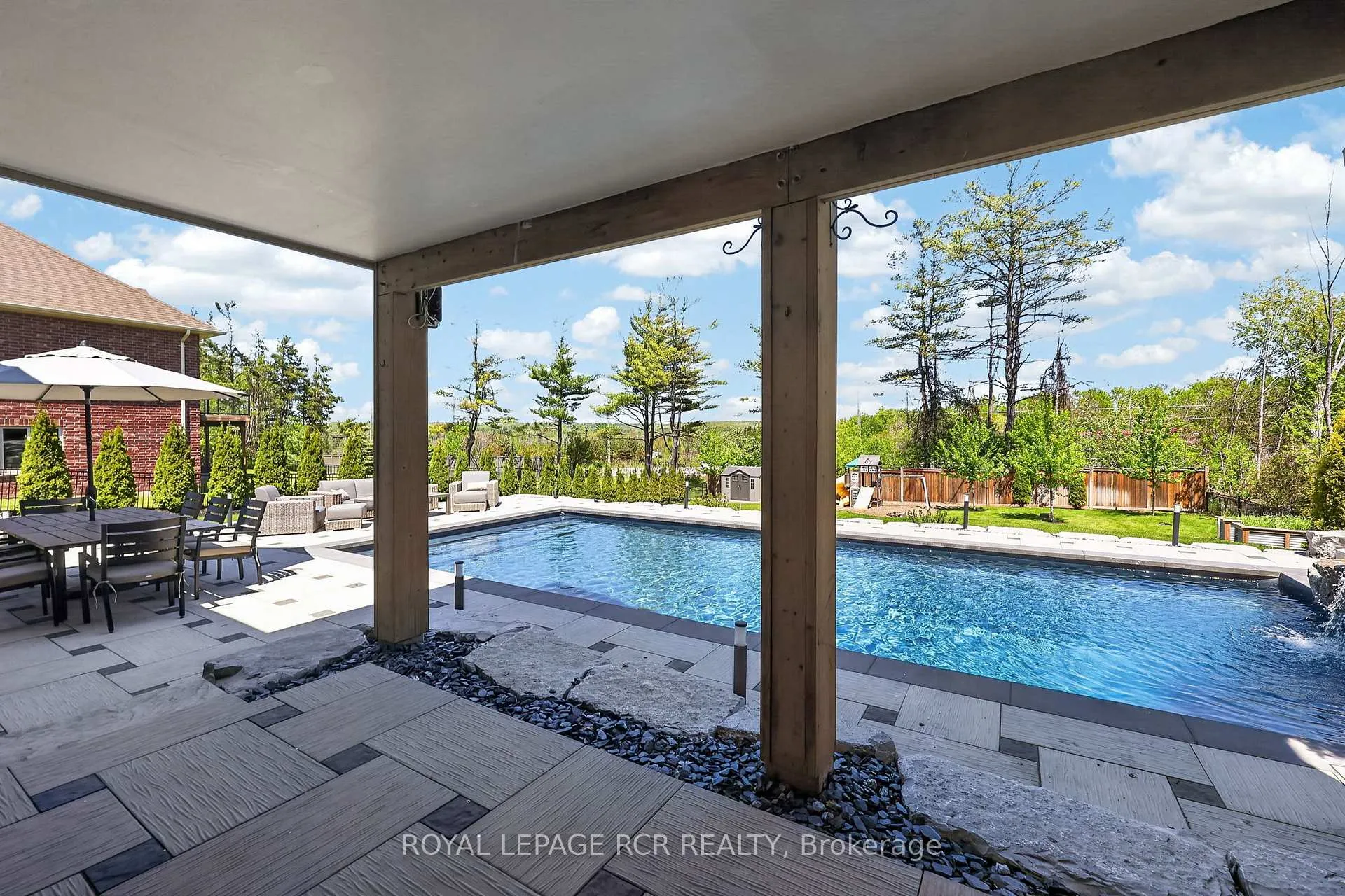 Photo 37 of 78 Glenhuron Drive, Springwater, Midhurst — HOMEH