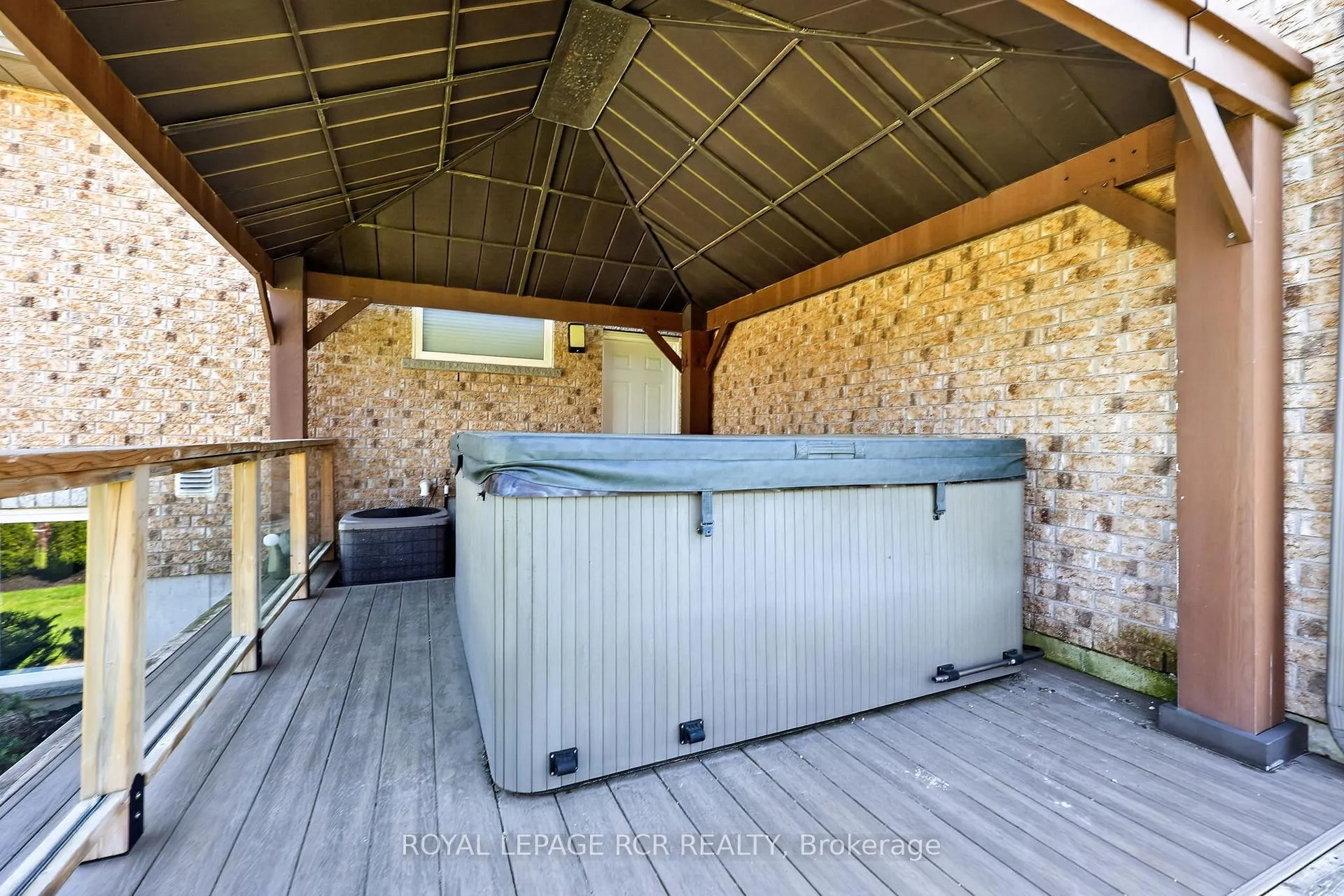Photo 38 of 78 Glenhuron Drive, Springwater, Midhurst — HOMEH