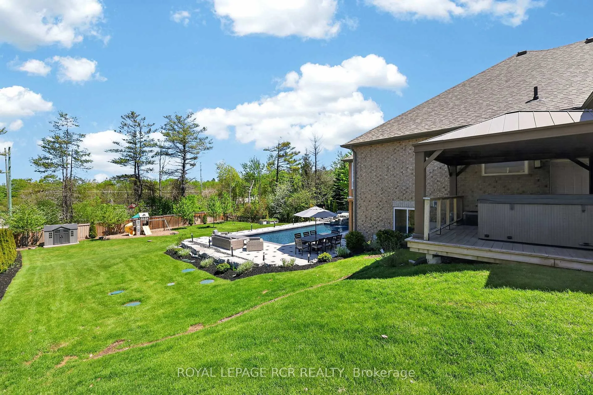 Photo 39 of 78 Glenhuron Drive, Springwater, Midhurst — HOMEH