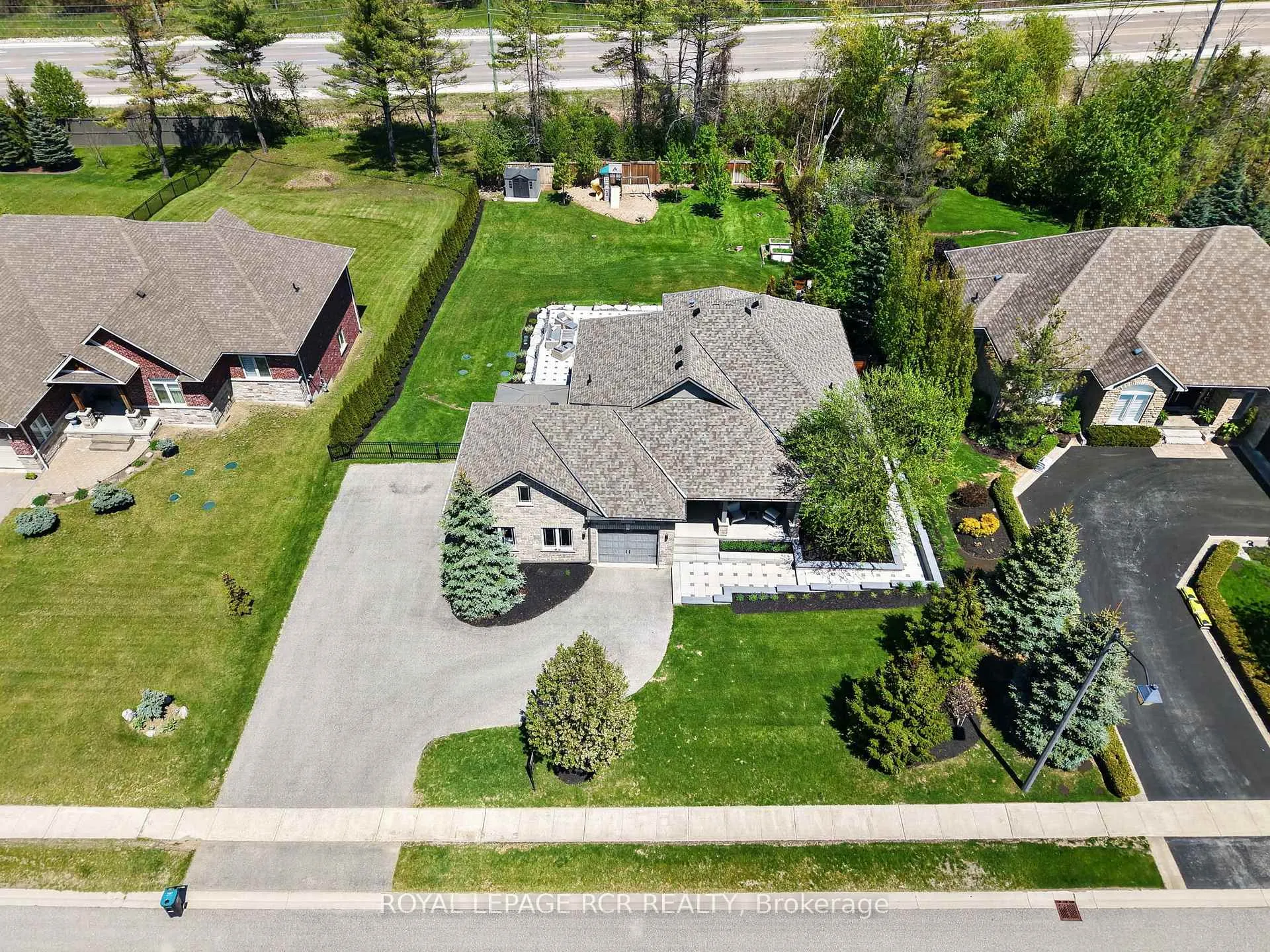 Photo 40 of 78 Glenhuron Drive, Springwater, Midhurst — HOMEH