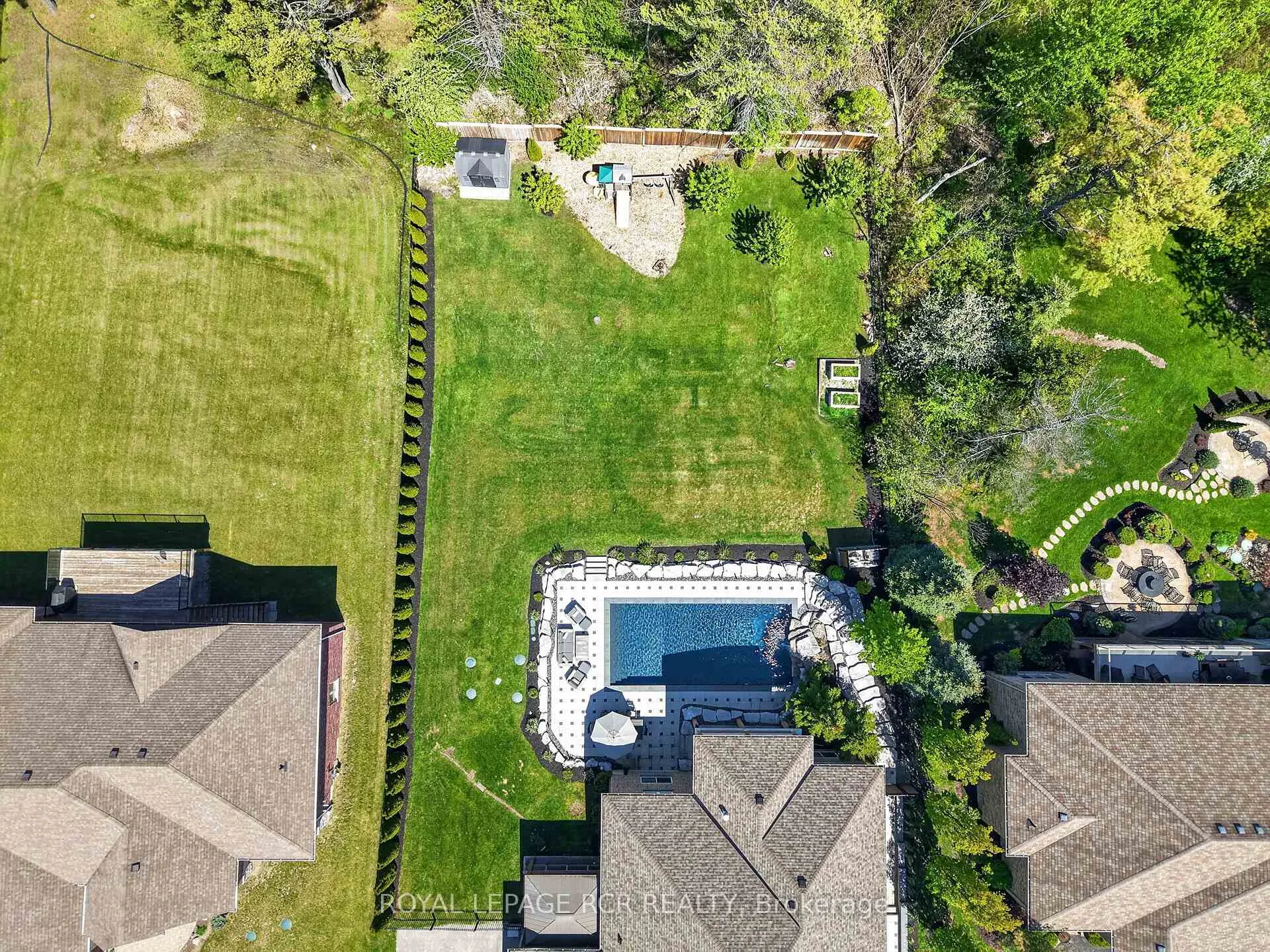 Photo 42 of 78 Glenhuron Drive, Springwater, Midhurst — HOMEH