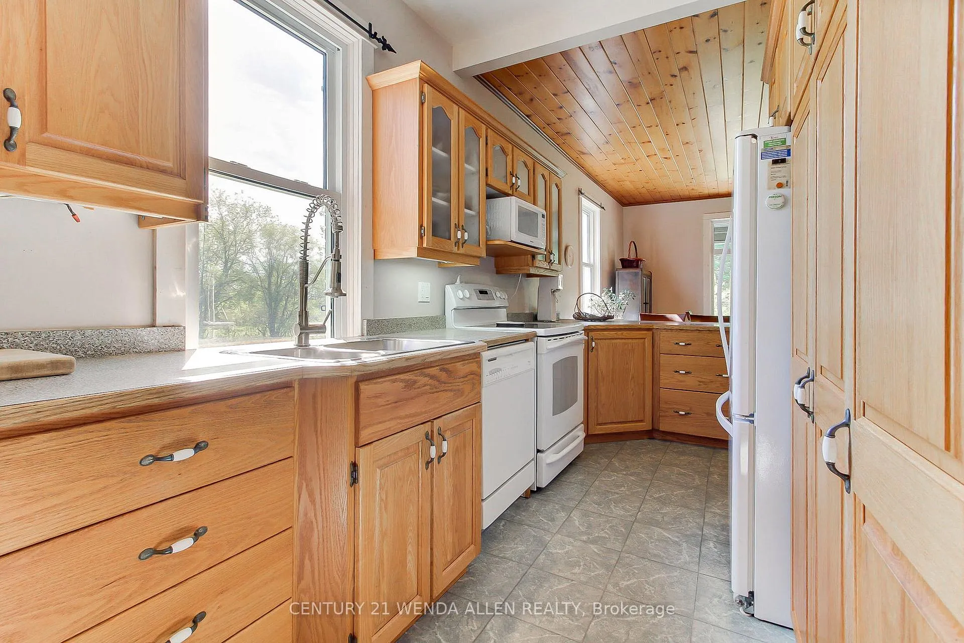 Photo 13 of 2090 Concession 9 Road, Pickering, Rural Pickering — HOMEH