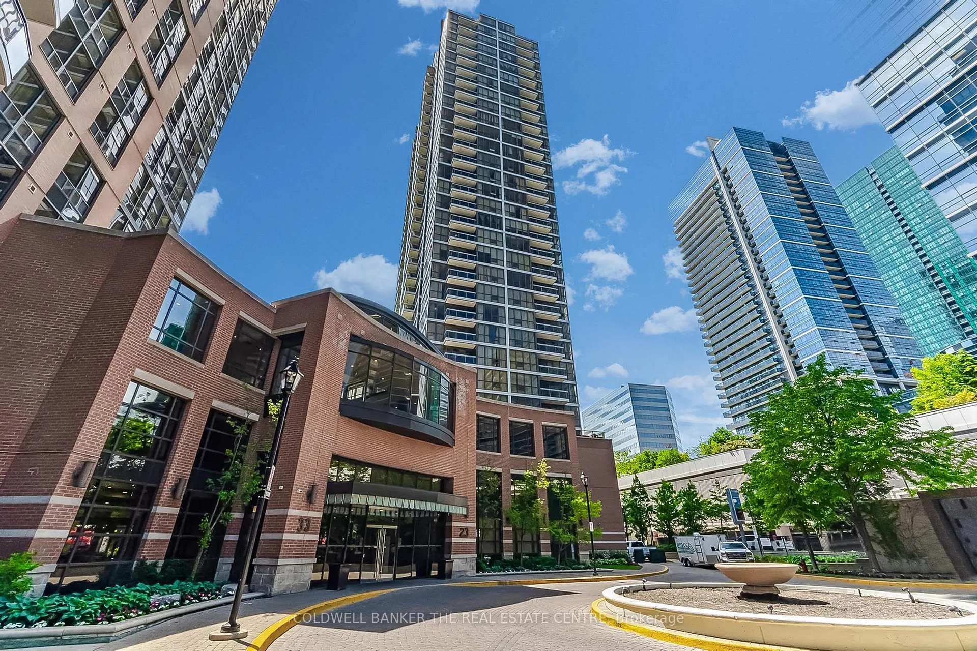 Photo 2 of Unit 912, 23 Sheppard Avenue E, North York, Willowdale East — HOMEH
