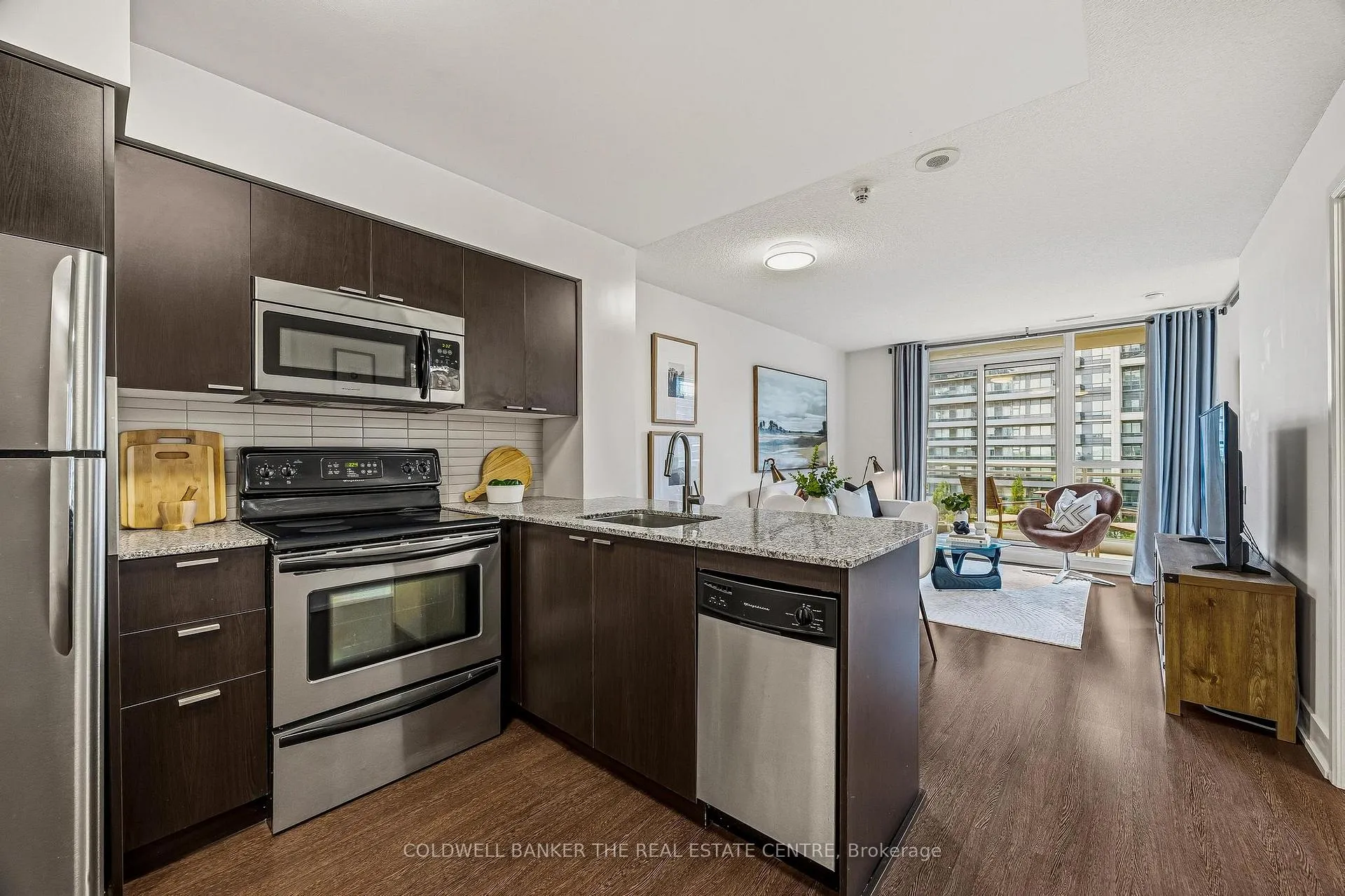 Photo 5 of Unit 912, 23 Sheppard Avenue E, North York, Willowdale East — HOMEH