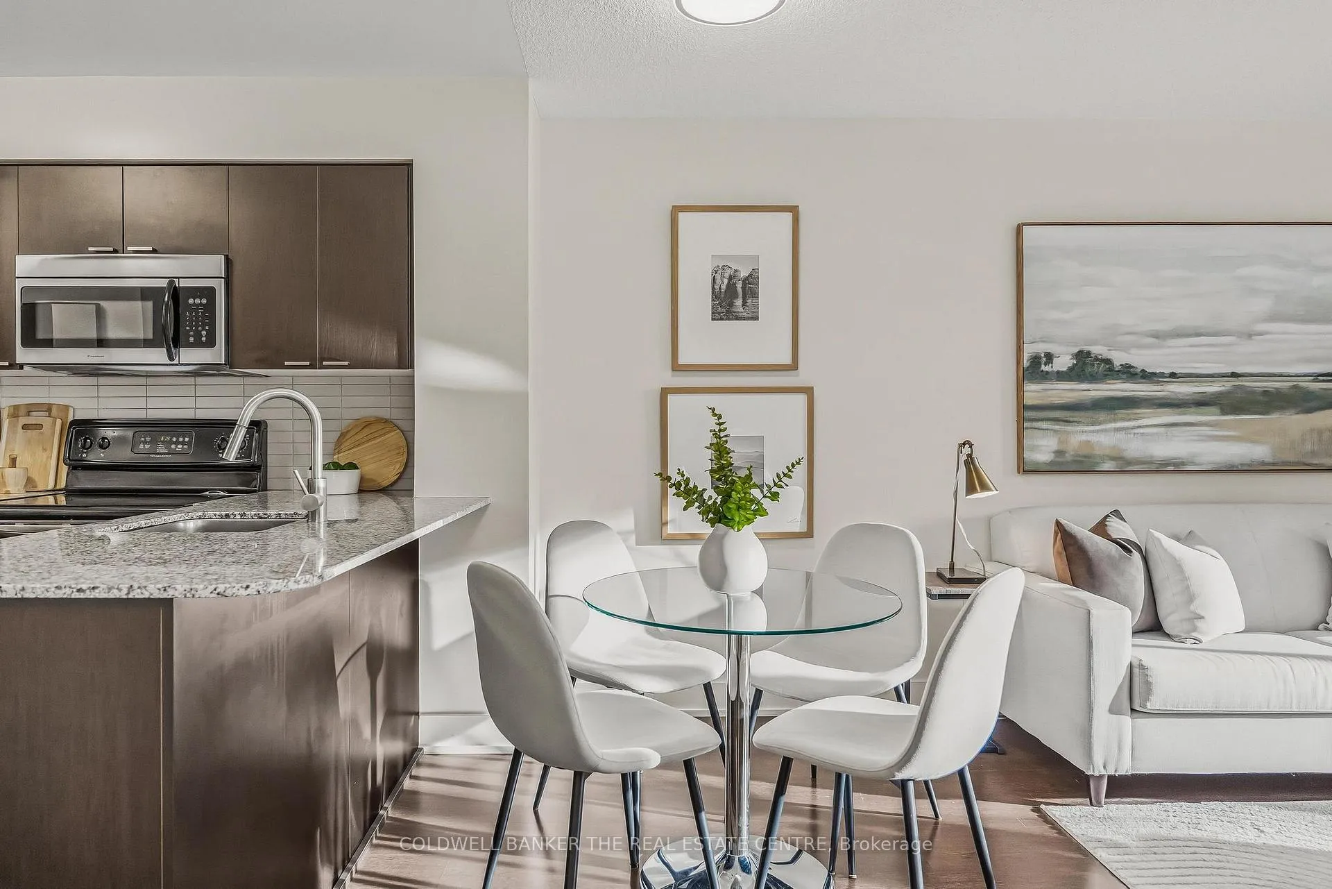 Photo 9 of Unit 912, 23 Sheppard Avenue E, North York, Willowdale East — HOMEH