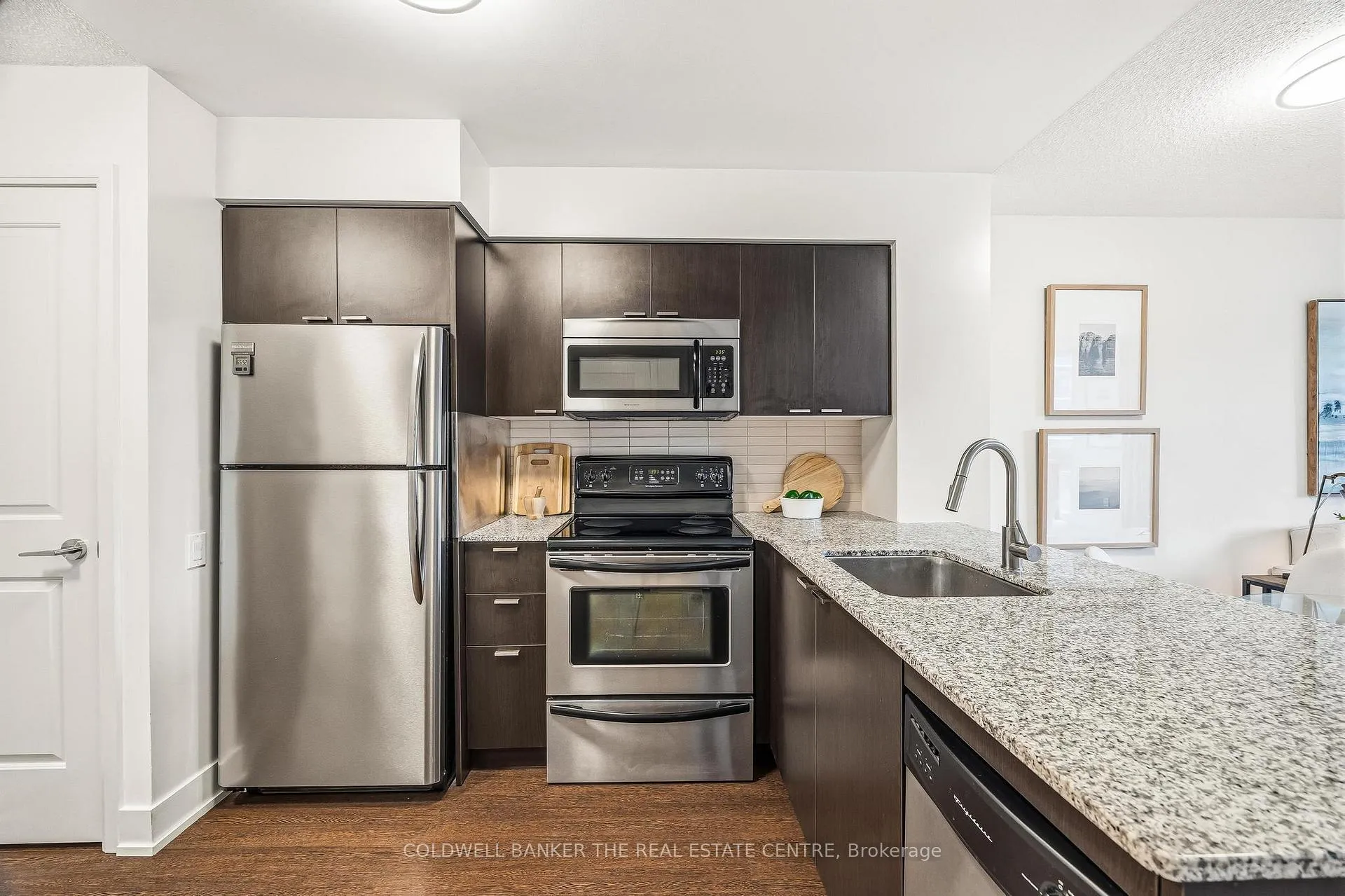 Photo 11 of Unit 912, 23 Sheppard Avenue E, North York, Willowdale East — HOMEH