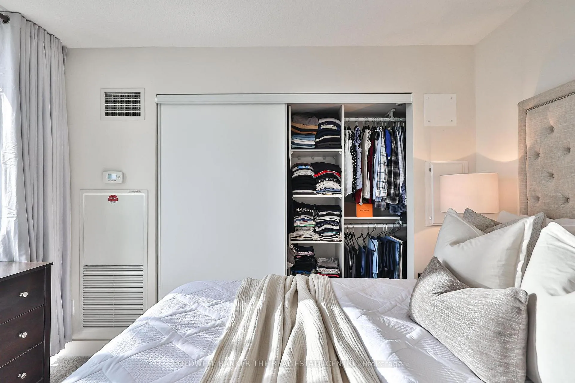 Photo 15 of Unit 912, 23 Sheppard Avenue E, North York, Willowdale East — HOMEH