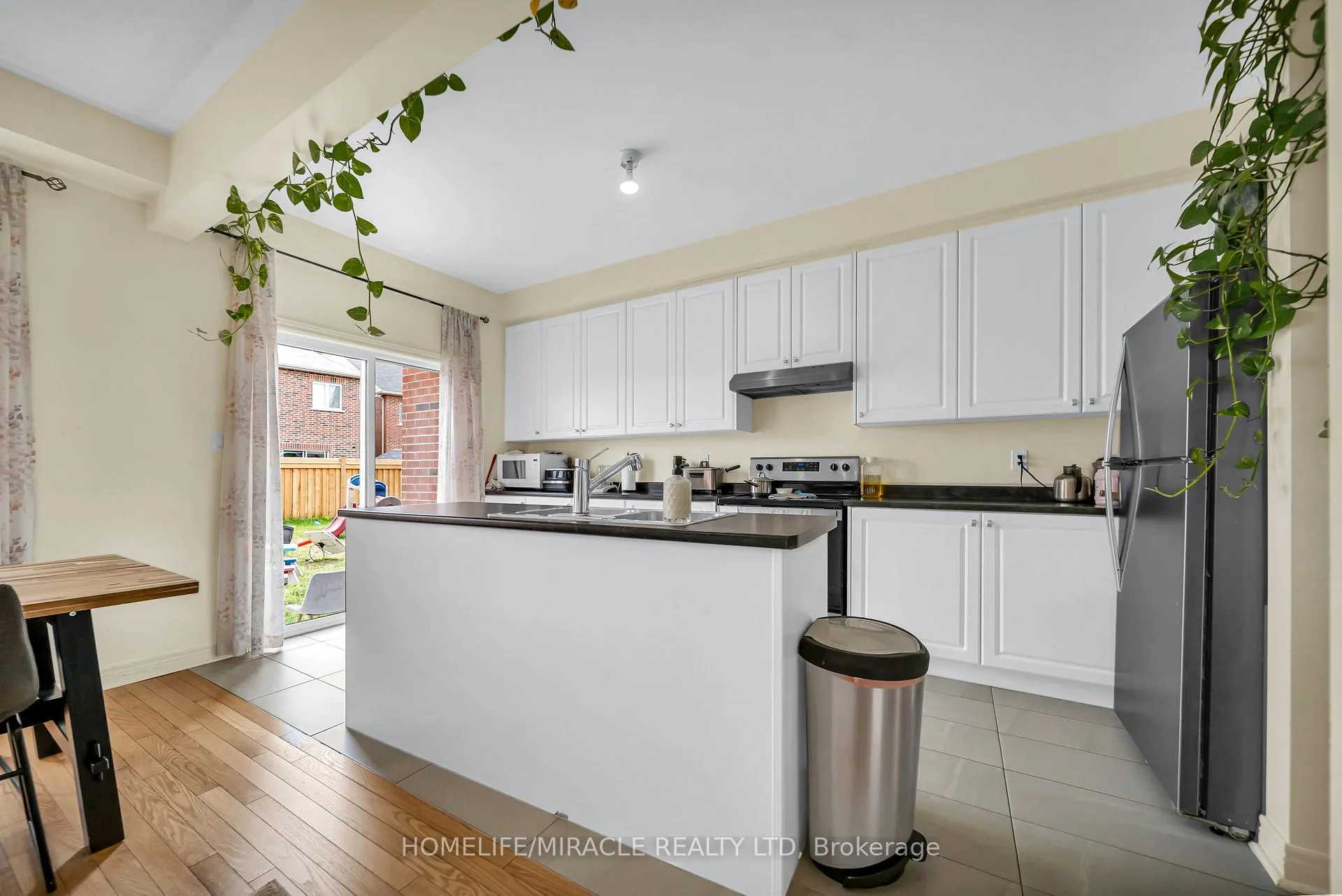 Photo 7 of 1195 Kettering Drive, Oshawa, Eastdale — HOMEH