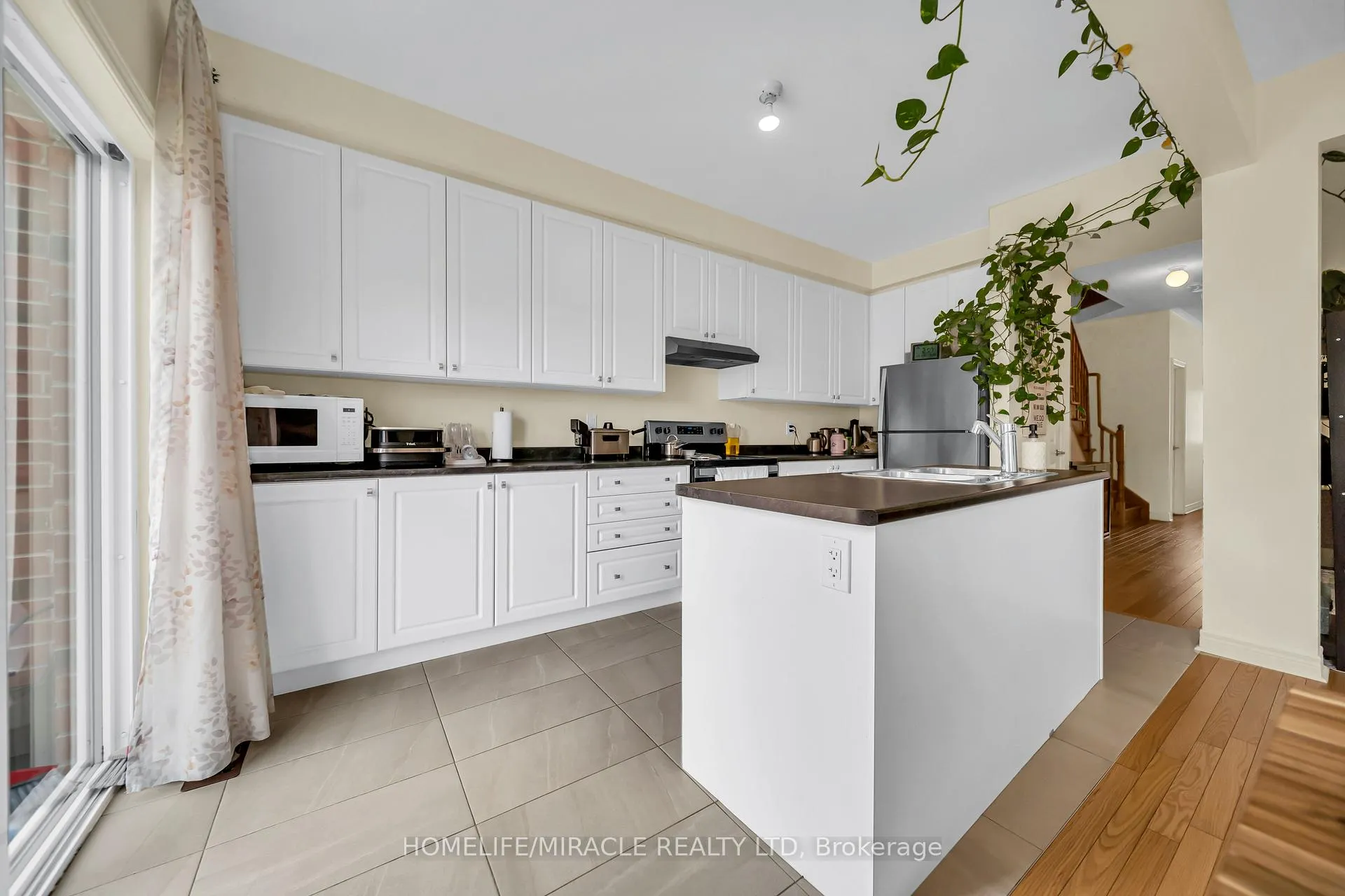 Photo 8 of 1195 Kettering Drive, Oshawa, Eastdale — HOMEH