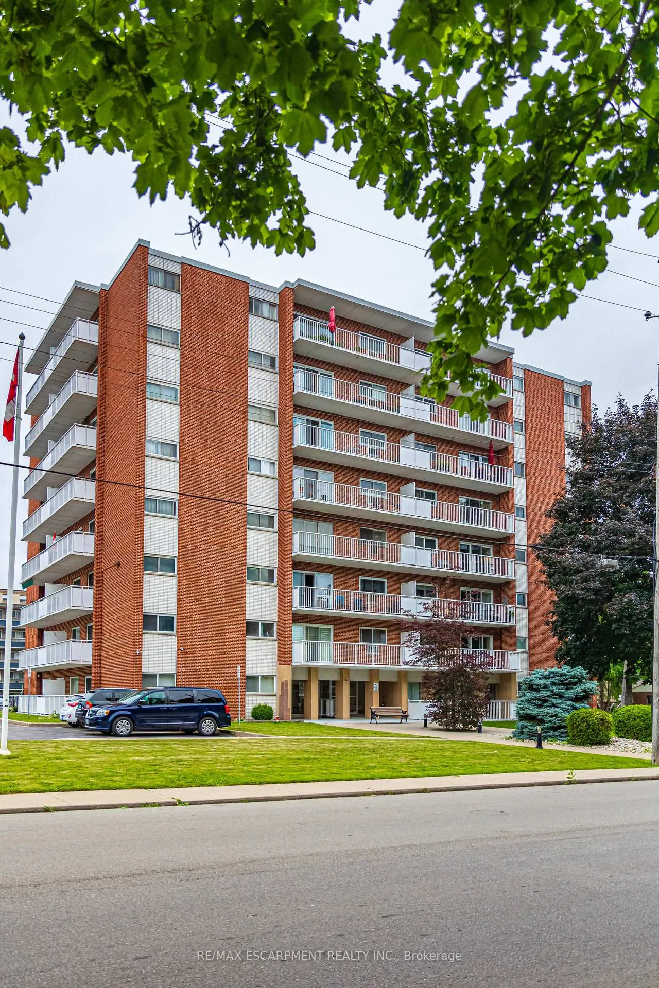 Photo 2 of Unit 805, 8 Woodman Drive S, Hamilton, Corman — HOMEH