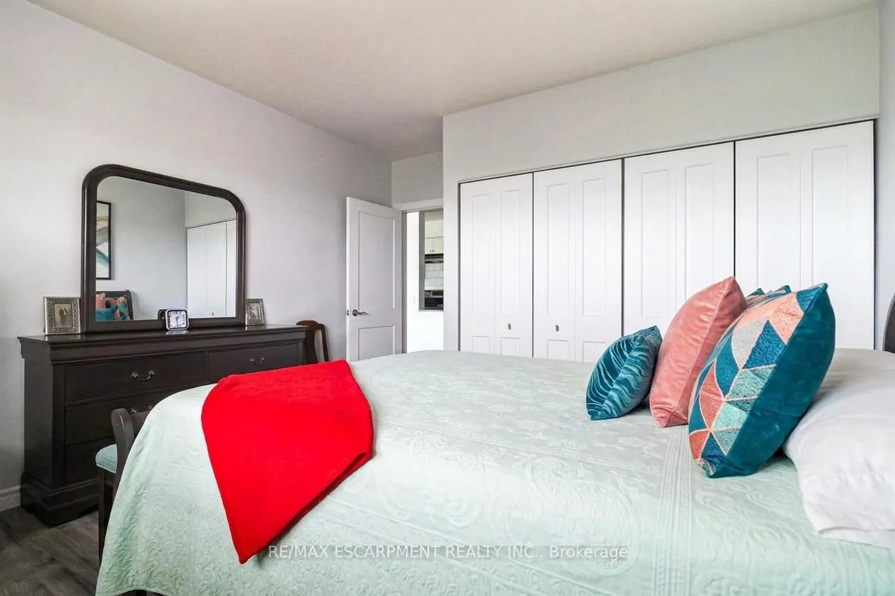 Photo 18 of Unit 805, 8 Woodman Drive S, Hamilton, Corman — HOMEH