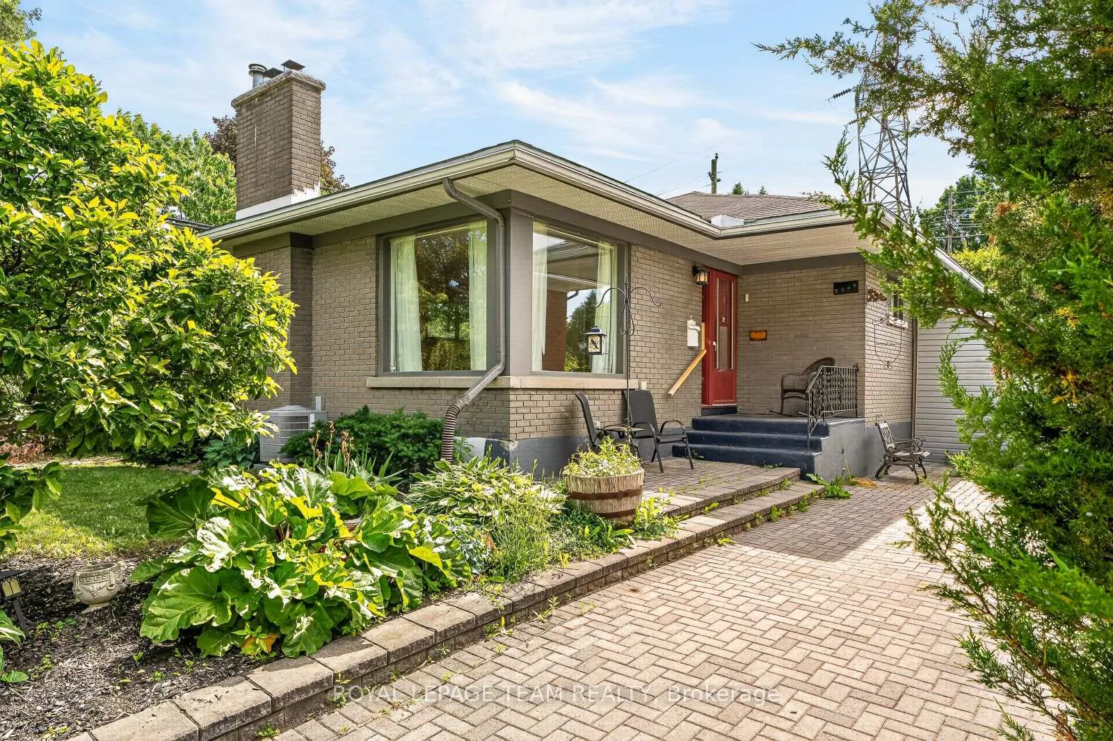 Photo 1 of 2046 Dorval Avenue, Ottawa, Elmvale Acres — HOMEH