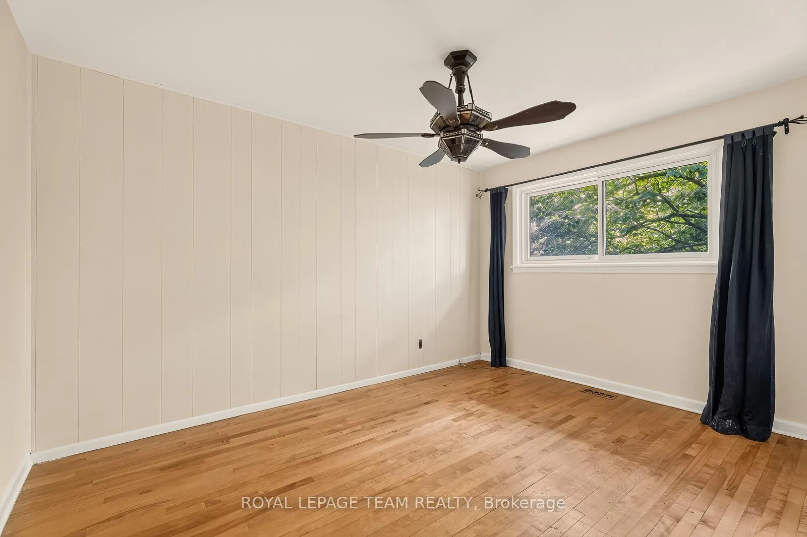 Photo 16 of 2046 Dorval Avenue, Ottawa, Elmvale Acres — HOMEH