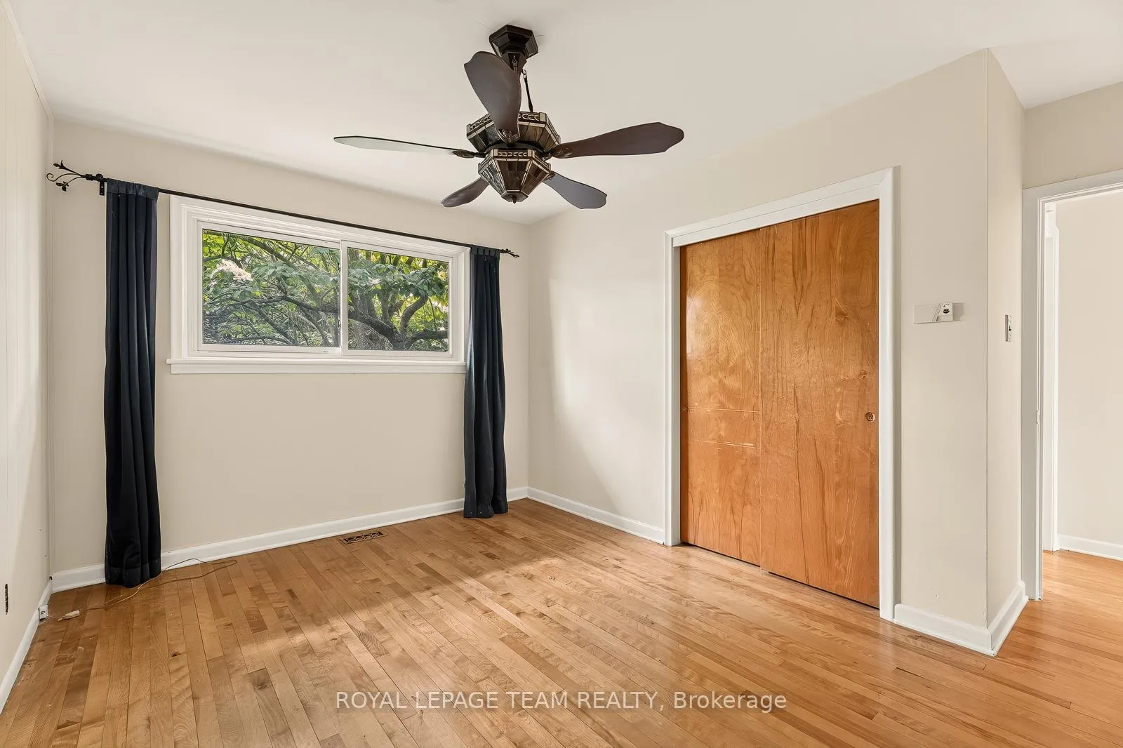 Photo 17 of 2046 Dorval Avenue, Ottawa, Elmvale Acres — HOMEH