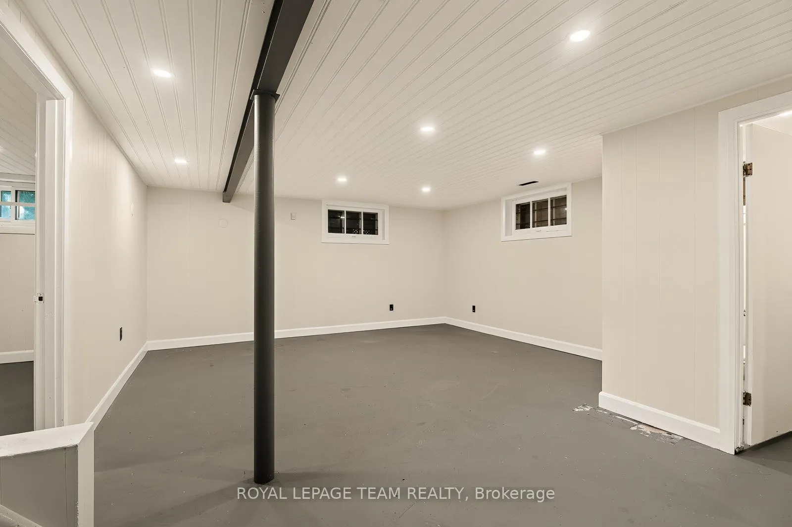 Photo 21 of 2046 Dorval Avenue, Ottawa, Elmvale Acres — HOMEH