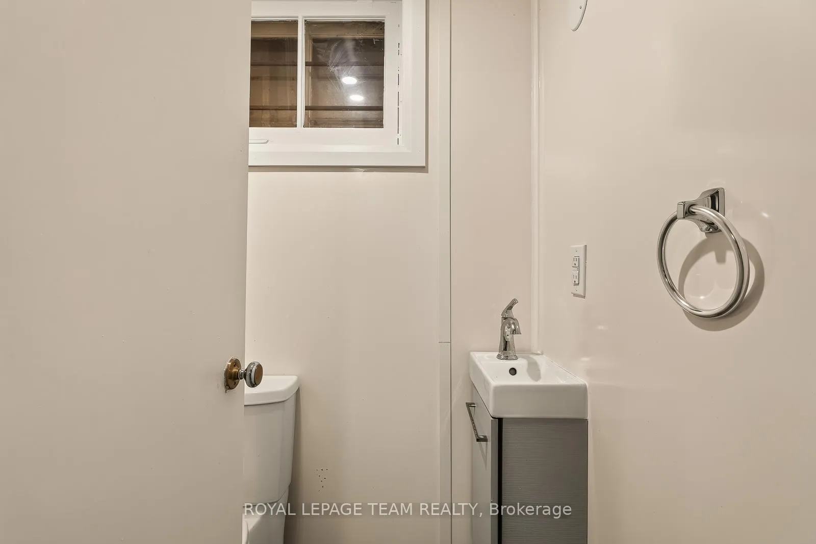 Photo 23 of 2046 Dorval Avenue, Ottawa, Elmvale Acres — HOMEH
