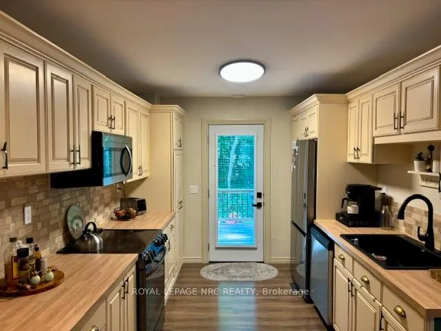 Photo 11 of 4882 Mapleview Crescent, Port Colborne, Sherkston — HOMEH
